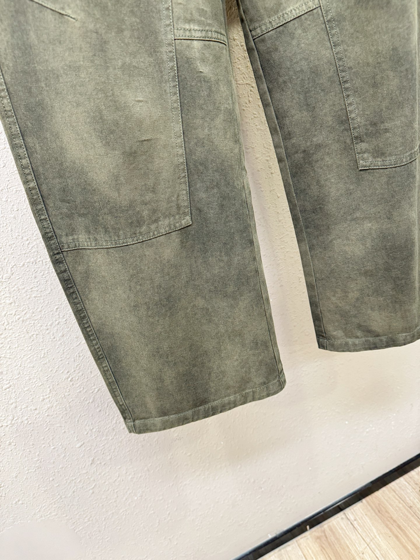 Balenciaga巴黎世家 休闲裤，精选面料，柔软舒适有质感，原版五金配件，非常炫酷，细节处理精致，上身效果超级无敌赞