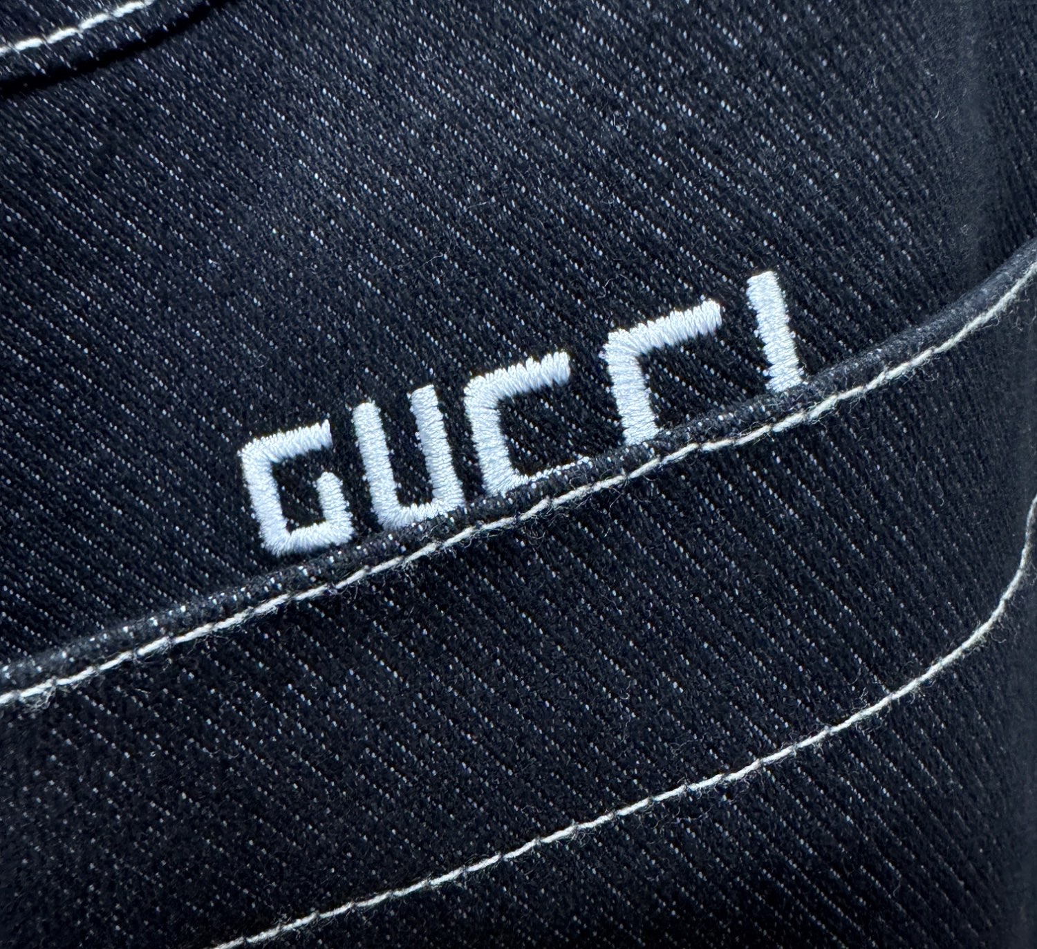 Gucci古奇 休闲裤，精选面料，柔软舒适有质感，原版五金配件，非常炫酷，细节处理精致，上身效果超级无敌赞，潮流百搭。尚
