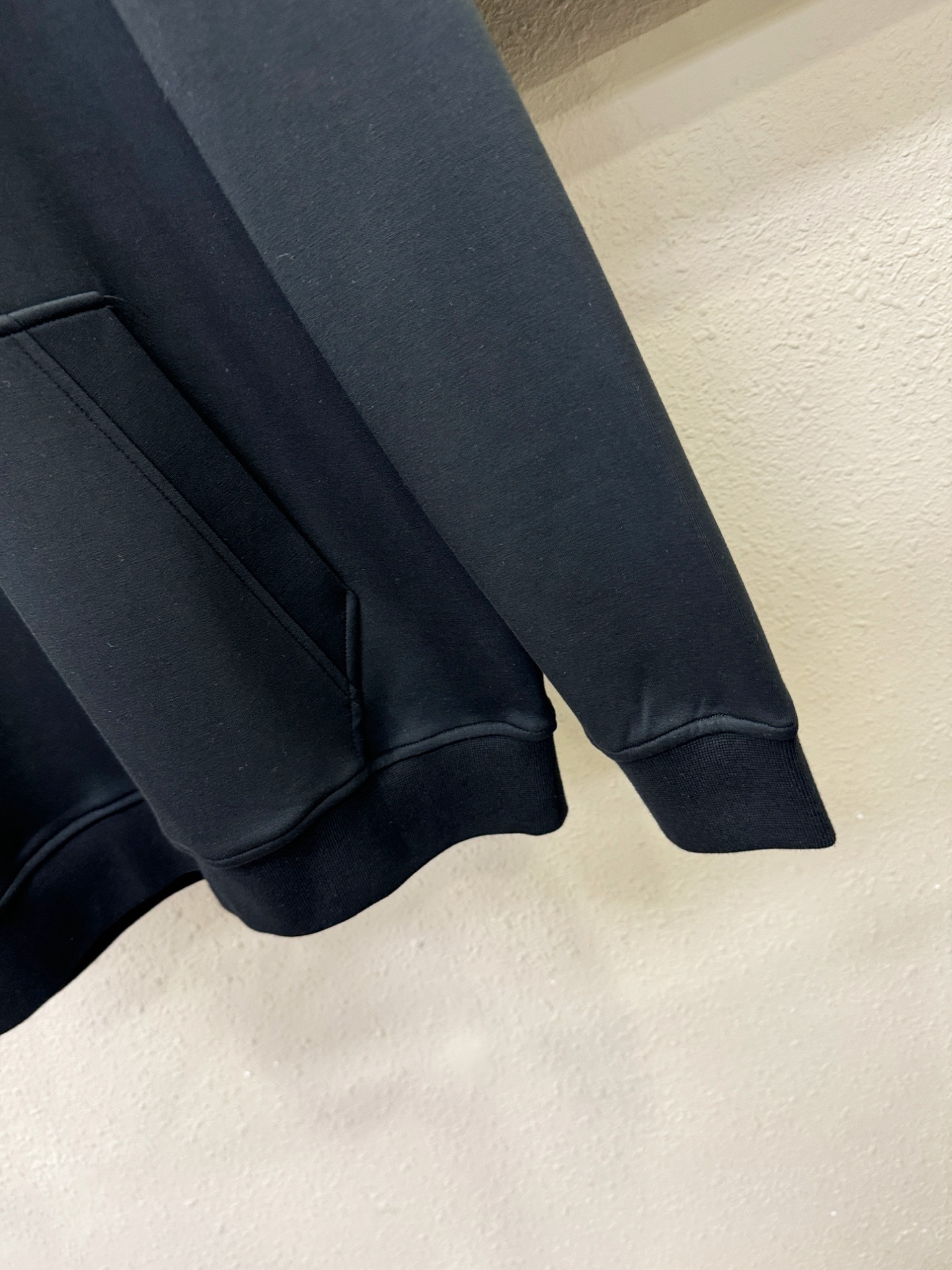 BURBERRY巴宝莉 秋冬新品 长袖卫衣，重工刺绣，经典Logo设计，百搭款 官网同步发售 定制面料，柔软细腻，亲肤感