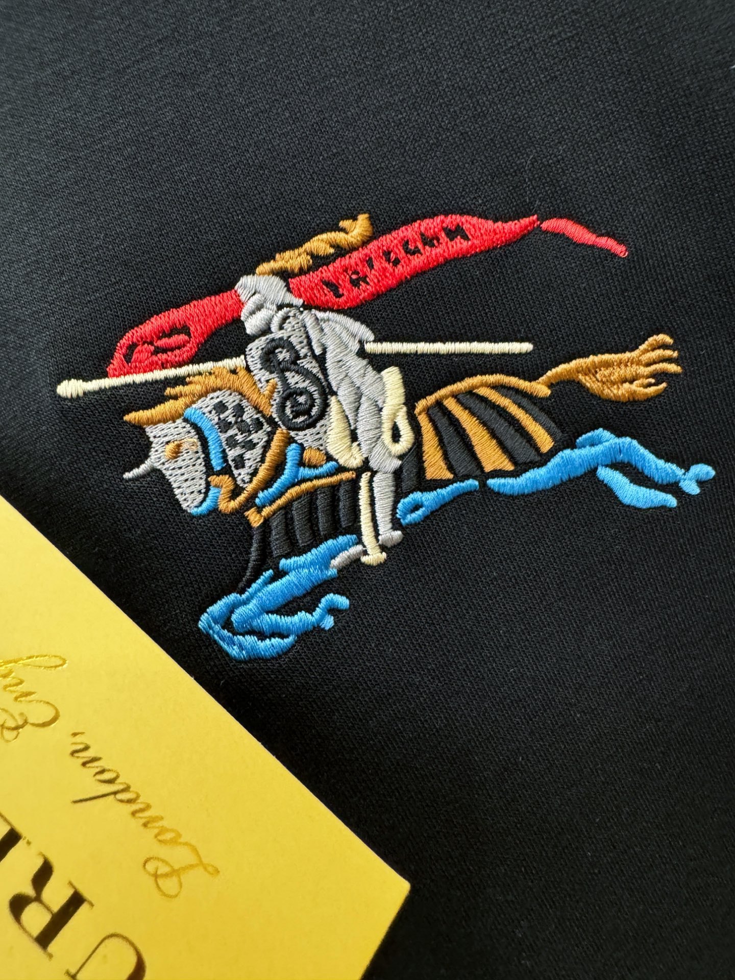 BURBERRY巴宝莉 秋冬新品 长袖卫衣，重工刺绣，经典Logo设计，百搭款 官网同步发售 定制面料，柔软细腻，亲肤感