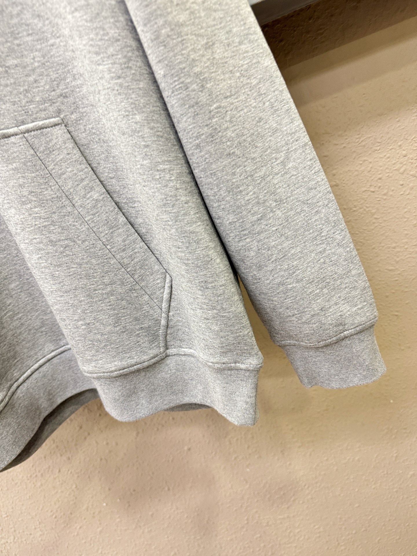 BURBERRY巴宝莉 秋冬新品 长袖卫衣，重工刺绣，经典Logo设计，百搭款 官网同步发售 定制面料，柔软细腻，亲肤感