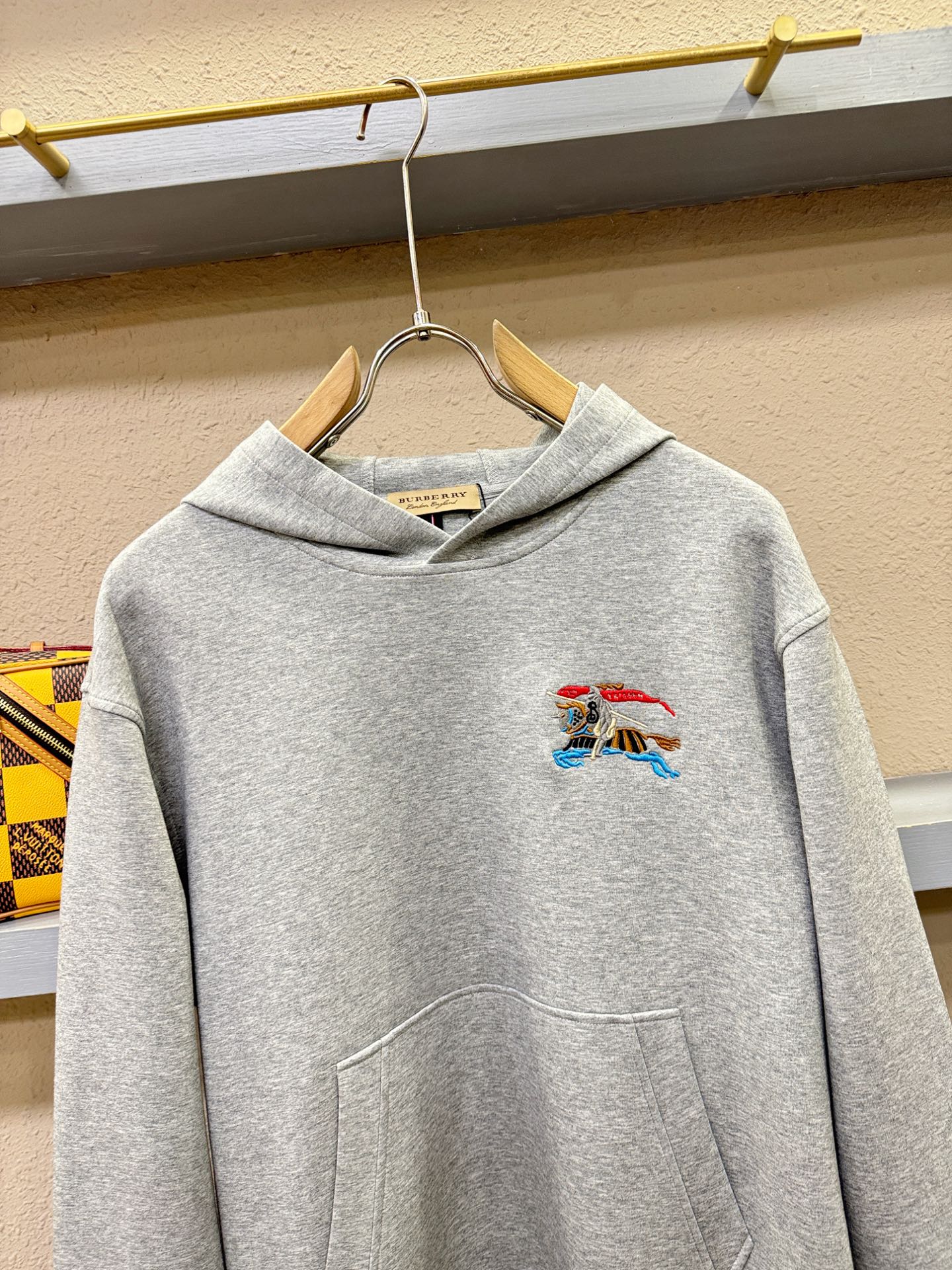 BURBERRY巴宝莉 秋冬新品 长袖卫衣，重工刺绣，经典Logo设计，百搭款 官网同步发售 定制面料，柔软细腻，亲肤感