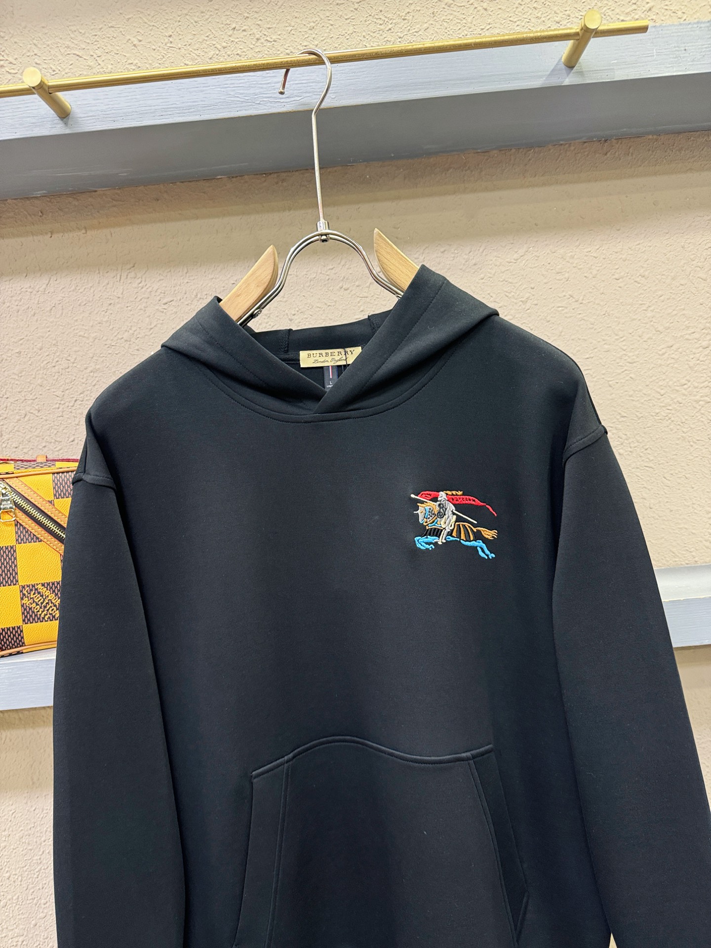 BURBERRY巴宝莉 秋冬新品 长袖卫衣，重工刺绣，经典Logo设计，百搭款 官网同步发售 定制面料，柔软细腻，亲肤感