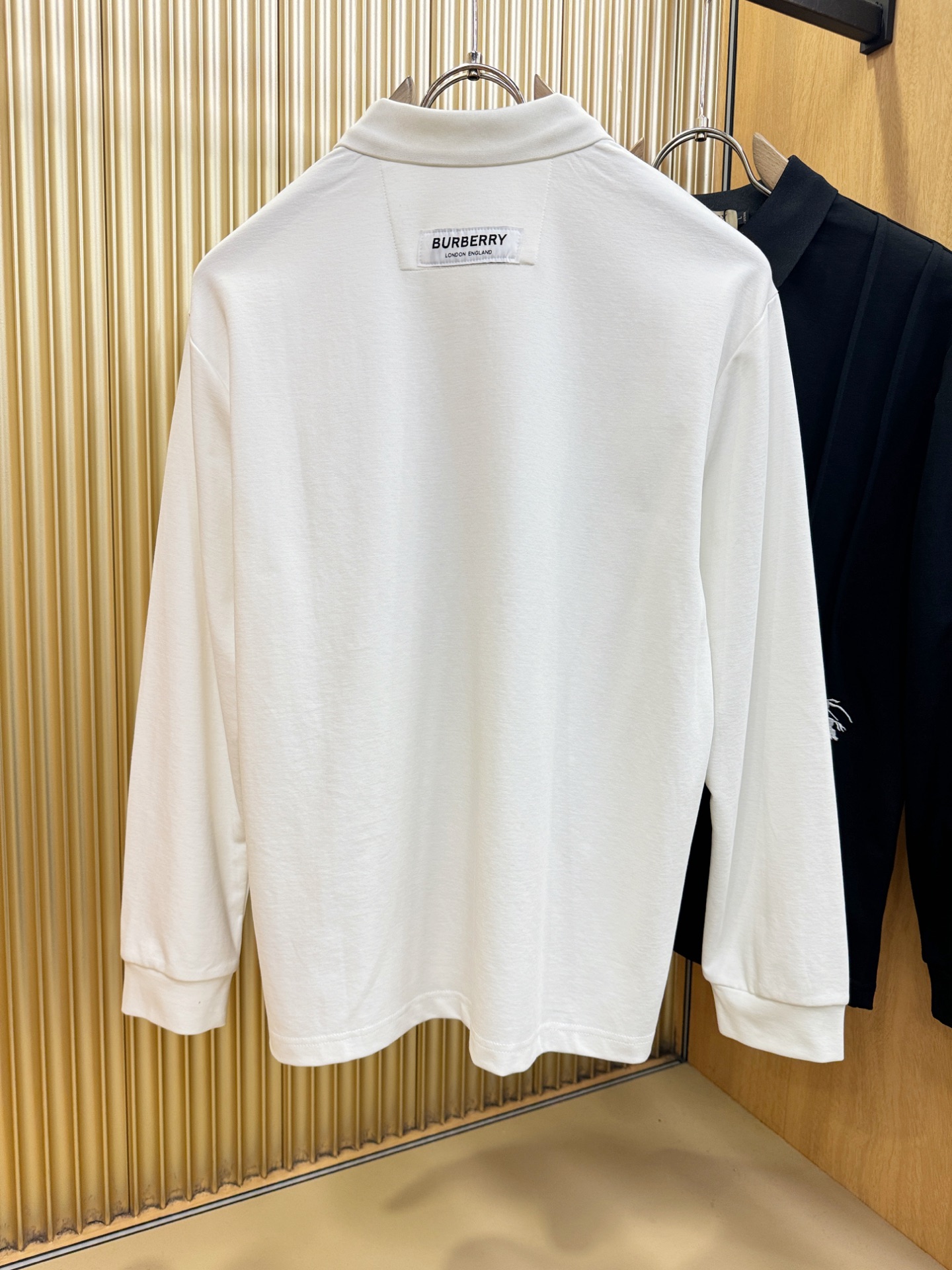 BURBERRY巴宝莉 2026秋季新品，官网同步 经典大气百搭Polo领长袖T恤，顶级原版面料，质感细腻 超柔软亲肤触