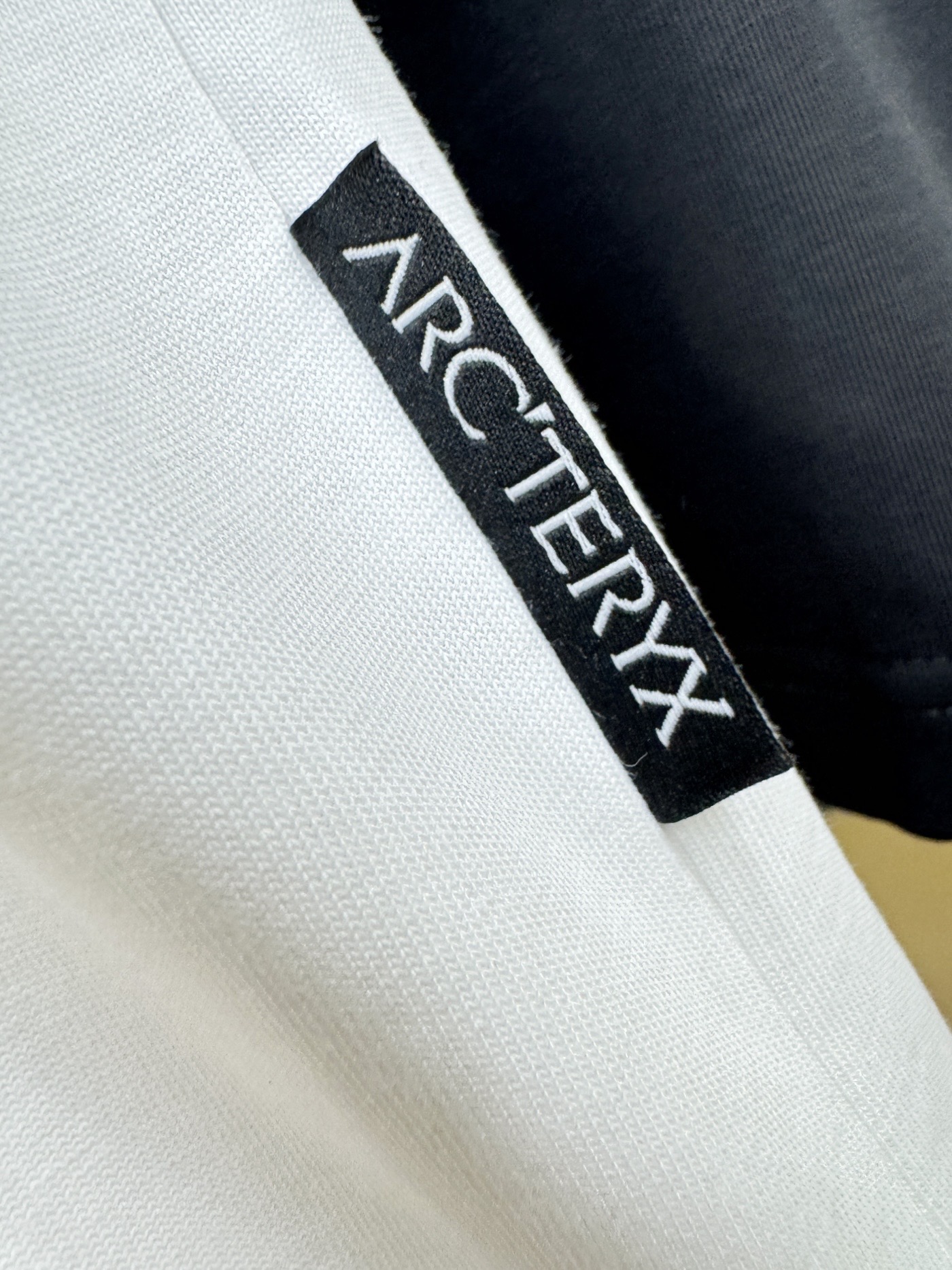 ARC‘TERYX/始祖鸟  2026新款短袖T恤！男女同款！走秀图案时尚休闲短袖T恤衫！设计logo设计！极具设计精选