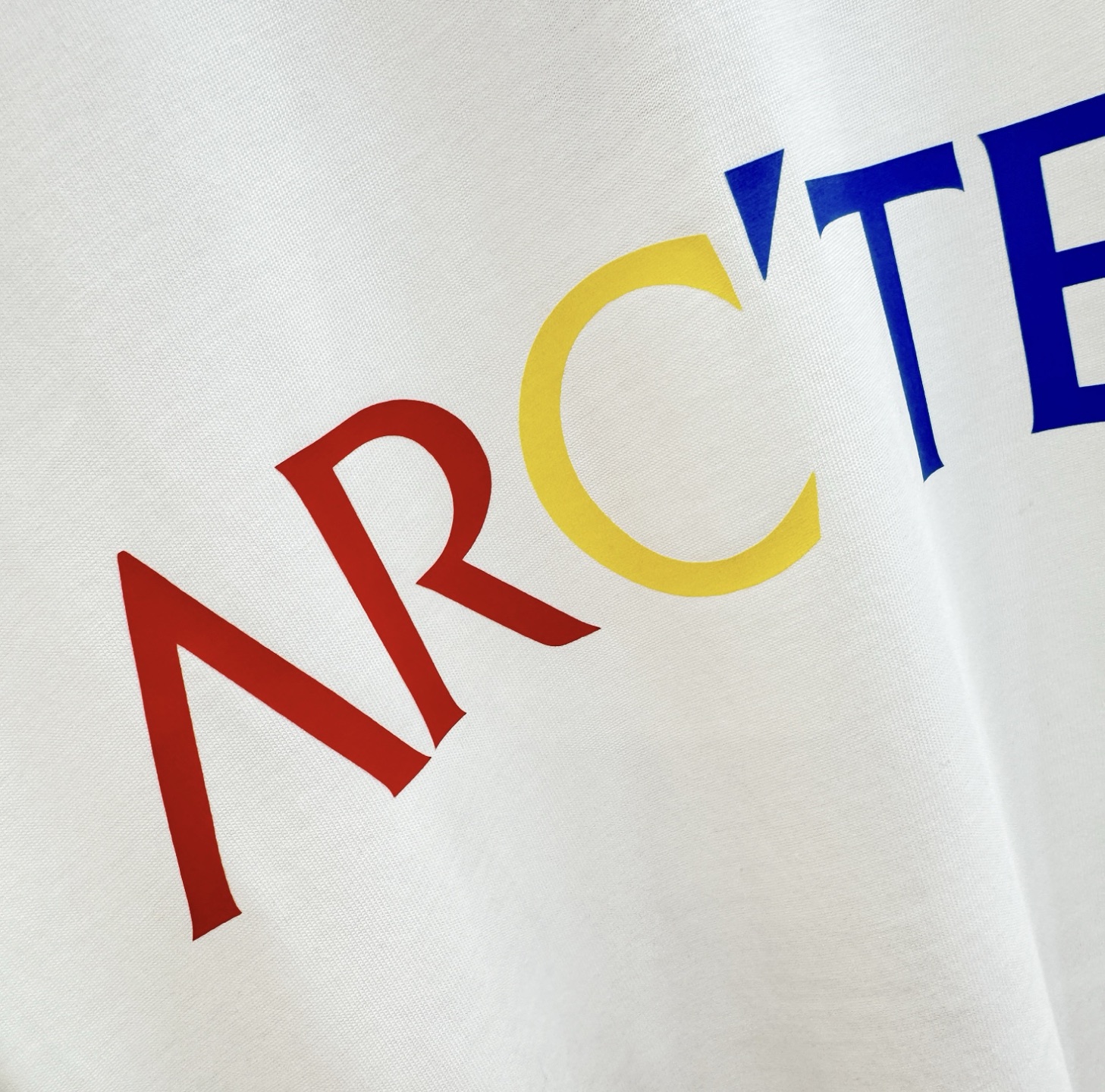 ARC‘TERYX/始祖鸟  2026新款短袖T恤！男女同款！走秀图案时尚休闲短袖T恤衫！设计logo设计！极具设计精选