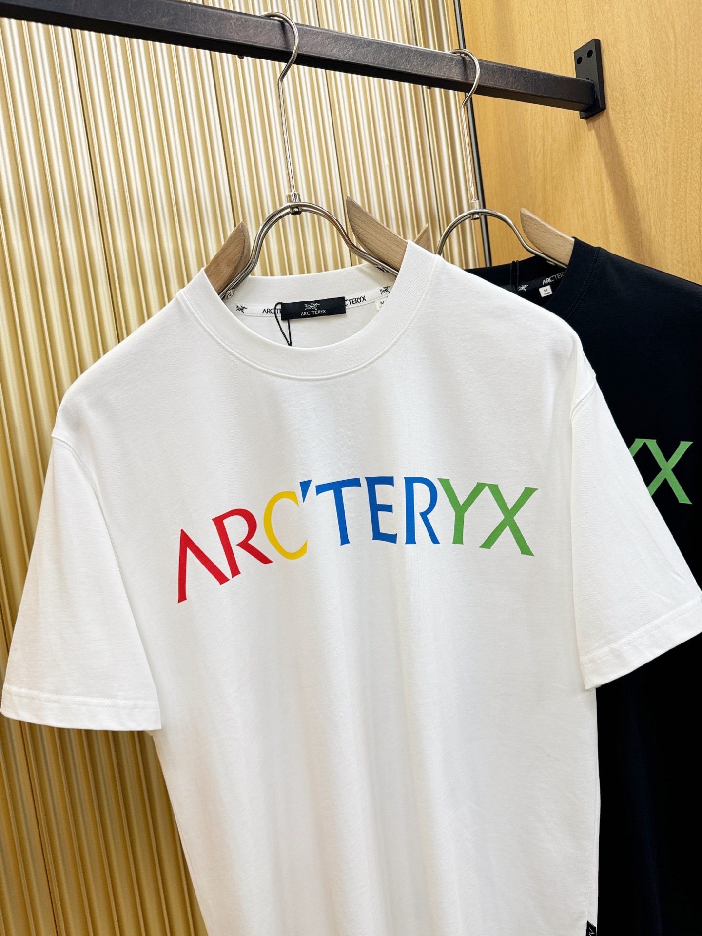 ARC‘TERYX/始祖鸟  2026新款短袖T恤！男女同款！走秀图案时尚休闲短袖T恤衫！设计logo设计！极具设计精选