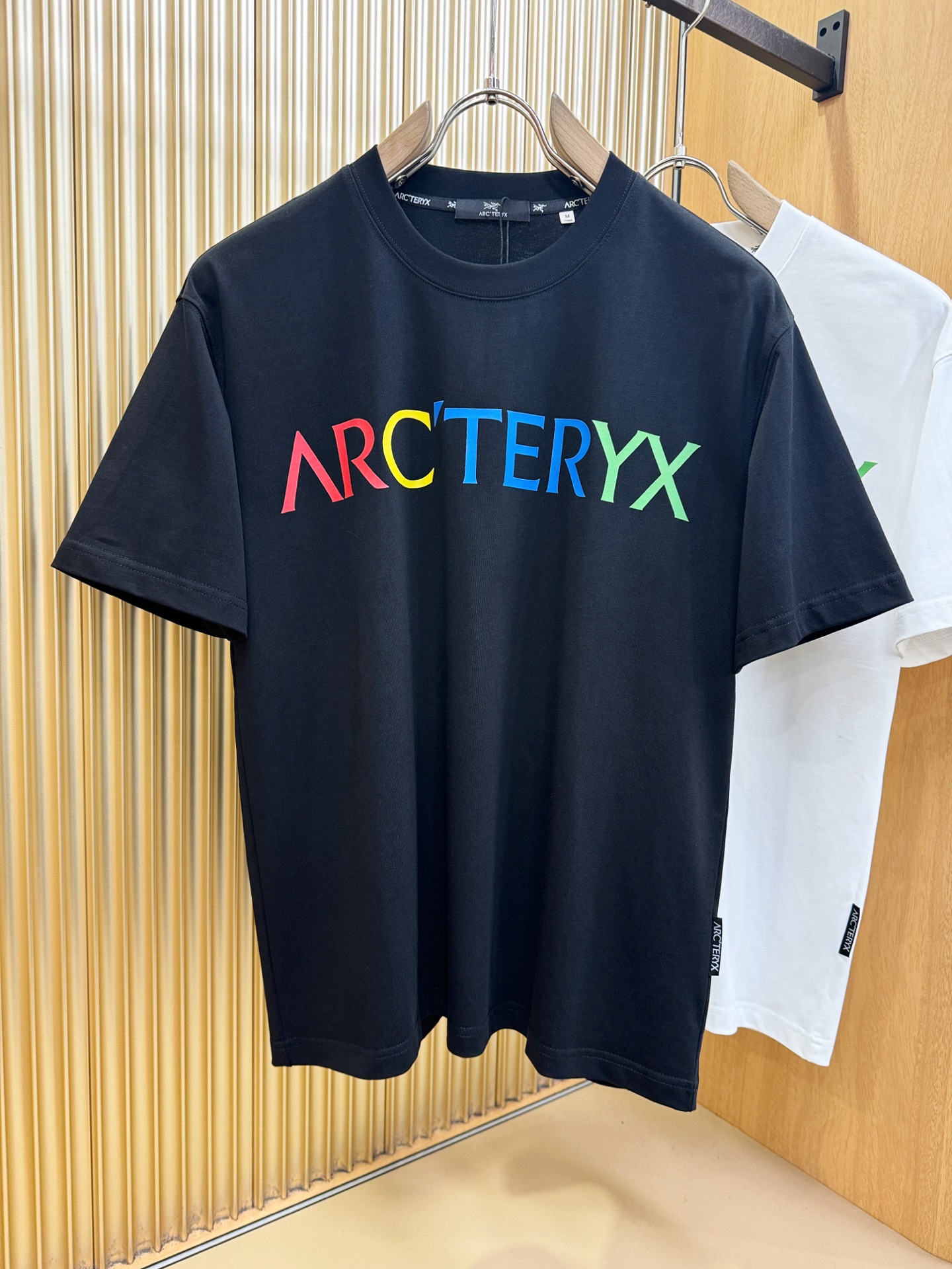 ARC‘TERYX/始祖鸟  2026新款短袖T恤！男女同款！走秀图案时尚休闲短袖T恤衫！设计logo设计！极具设计精选