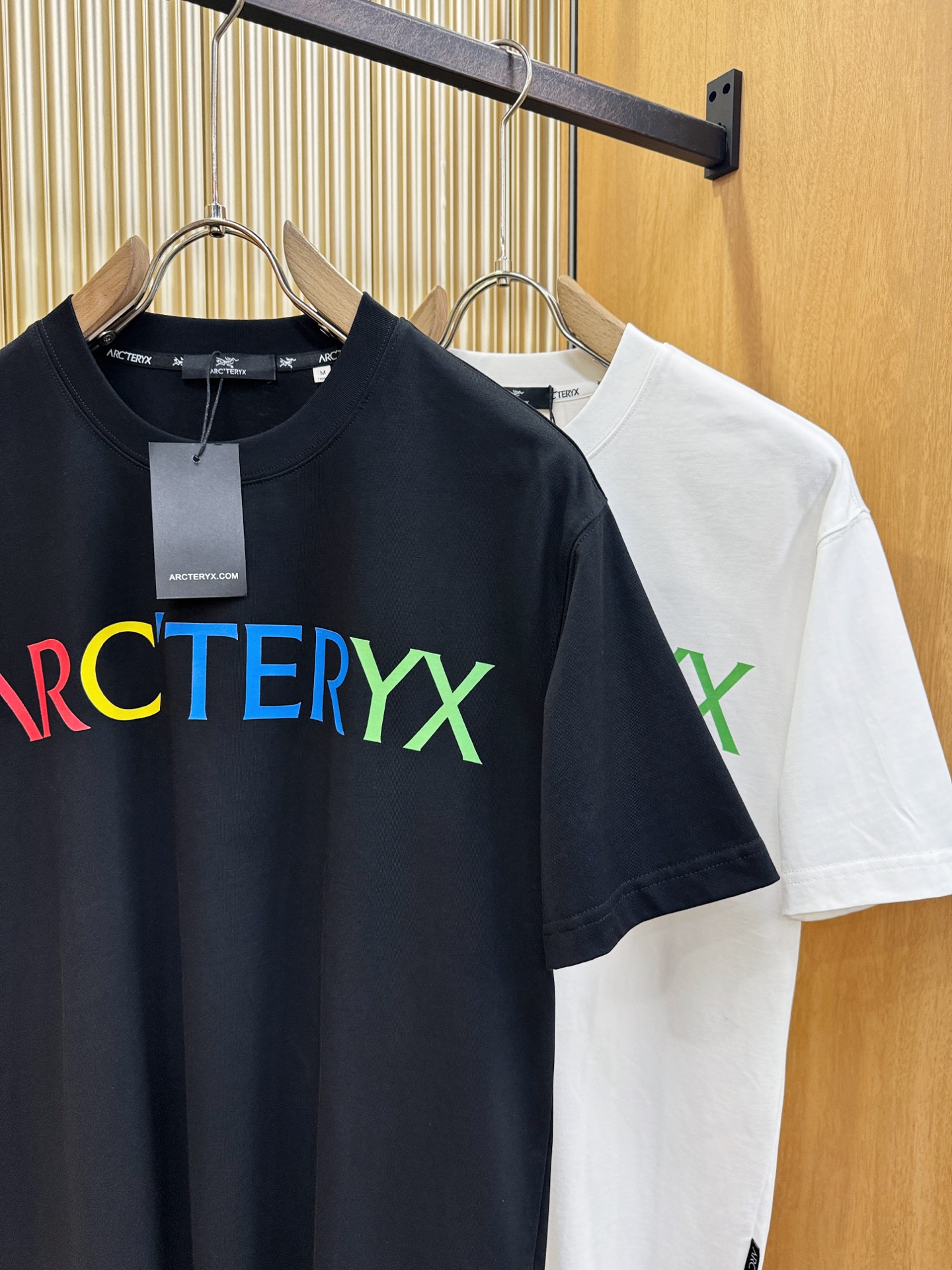 ARC‘TERYX/始祖鸟  2026新款短袖T恤！男女同款！走秀图案时尚休闲短袖T恤衫！设计logo设计！极具设计精选