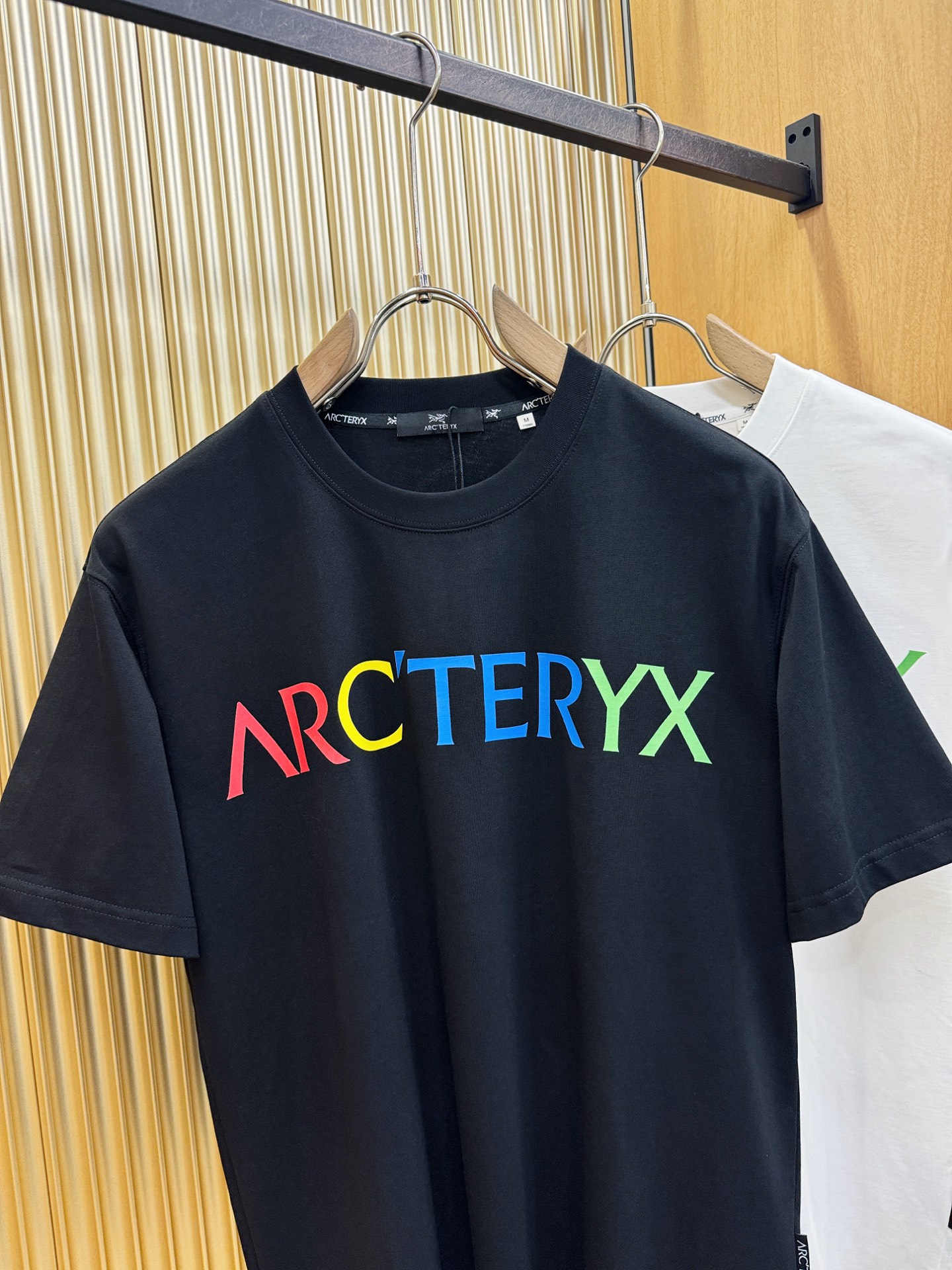 ARC‘TERYX/始祖鸟  2026新款短袖T恤！男女同款！走秀图案时尚休闲短袖T恤衫！设计logo设计！极具设计精选