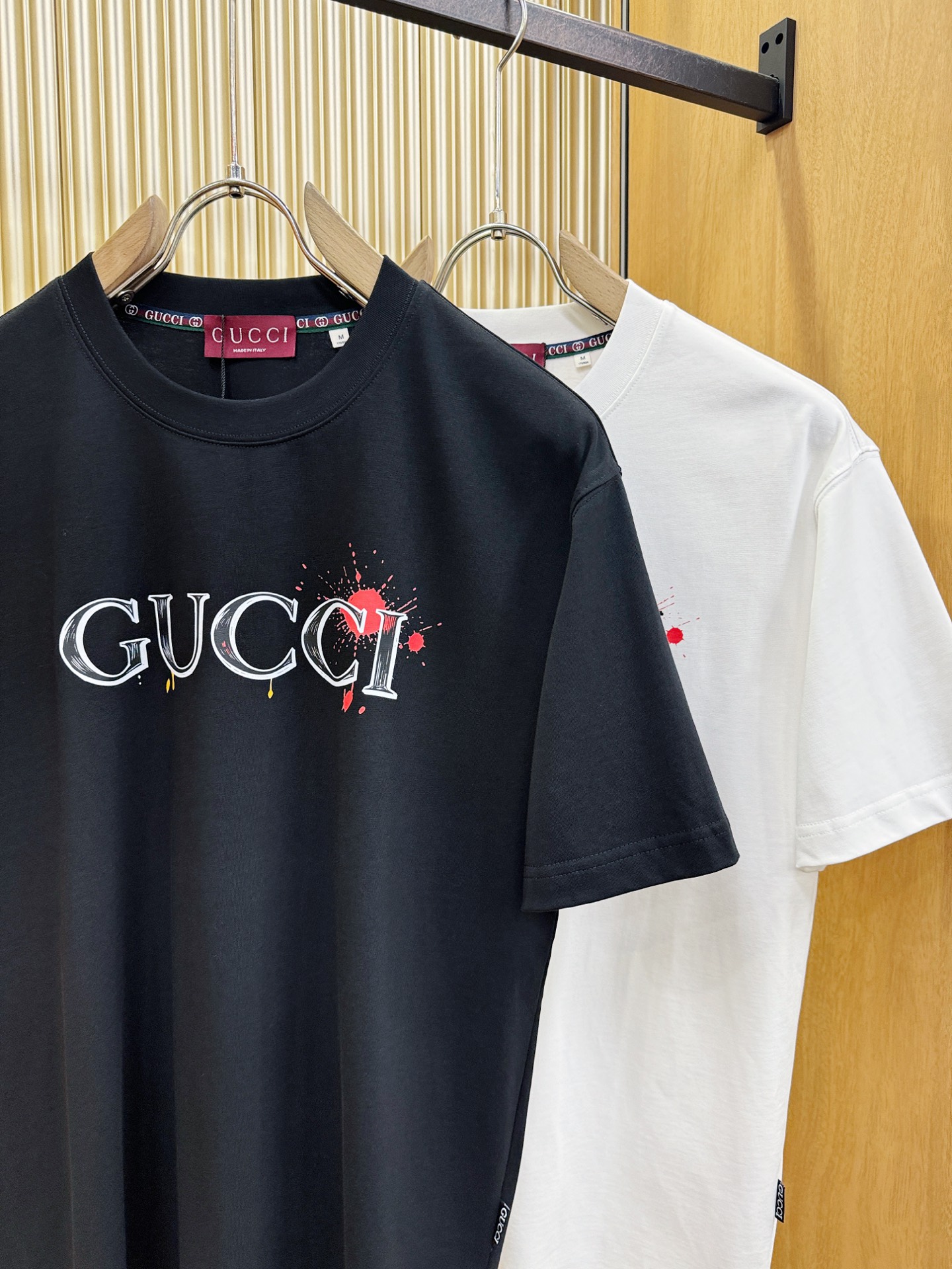 Gucci古奇2026新款短袖T恤！男女同款！走秀图案时尚休闲短袖T恤衫！设计logo设计！极具设计精选客供面料，手感柔