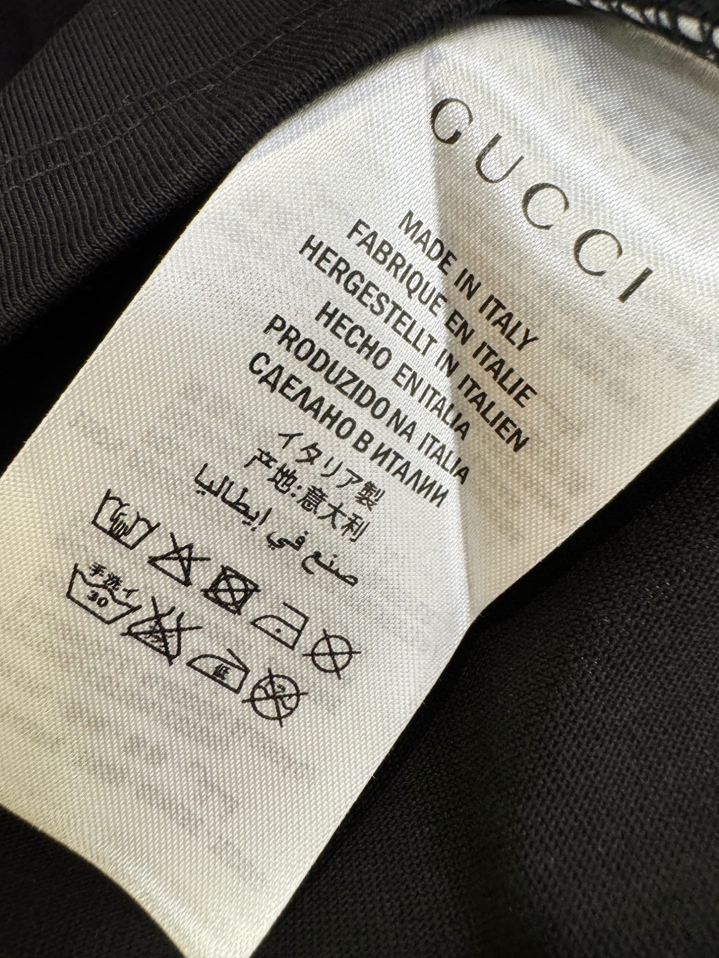 Gucci古奇2026新款短袖T恤！男女同款！走秀图案时尚休闲短袖T恤衫！设计logo设计！极具设计精选客供面料，手感柔