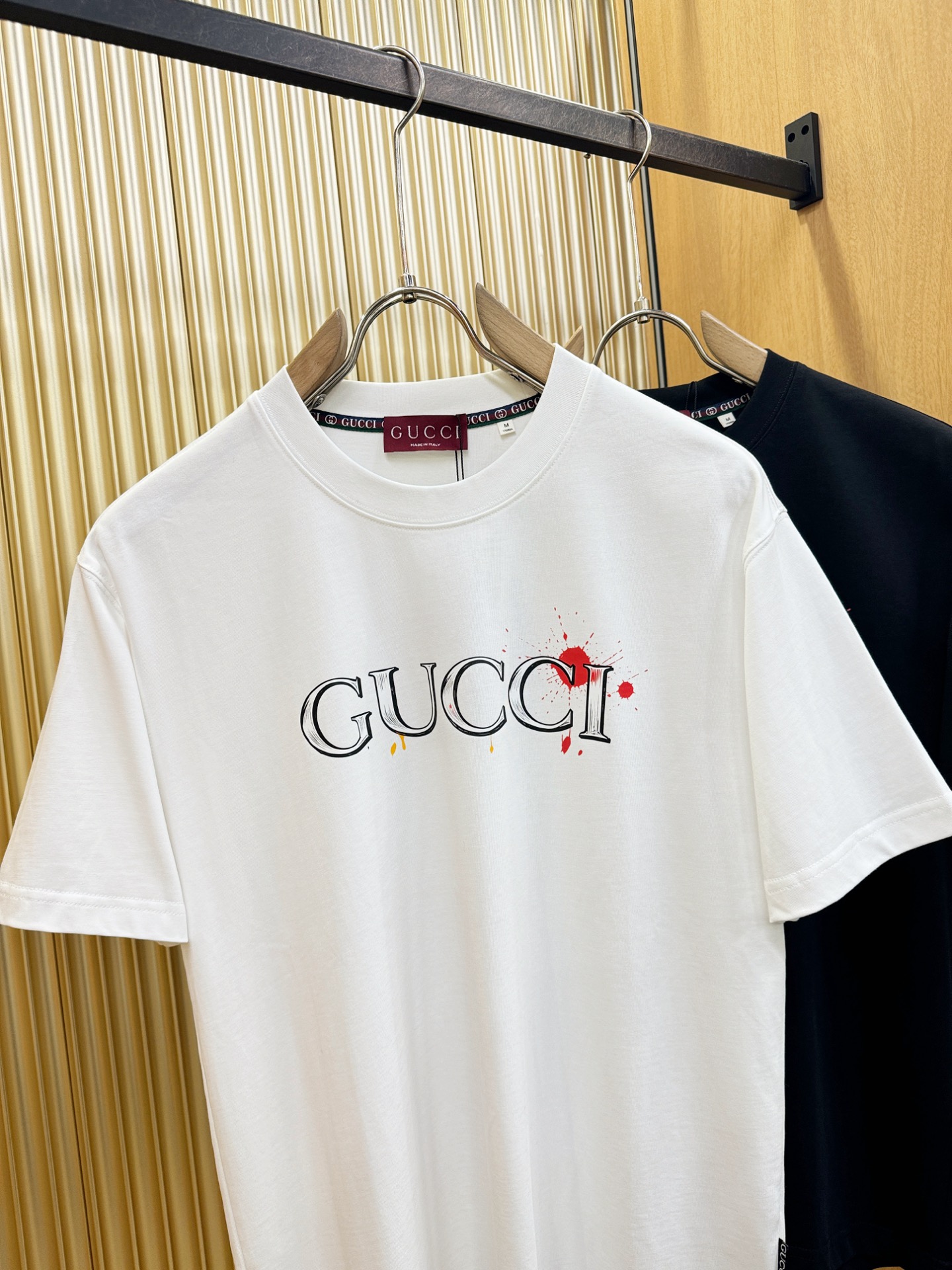 Gucci古奇2026新款短袖T恤！男女同款！走秀图案时尚休闲短袖T恤衫！设计logo设计！极具设计精选客供面料，手感柔