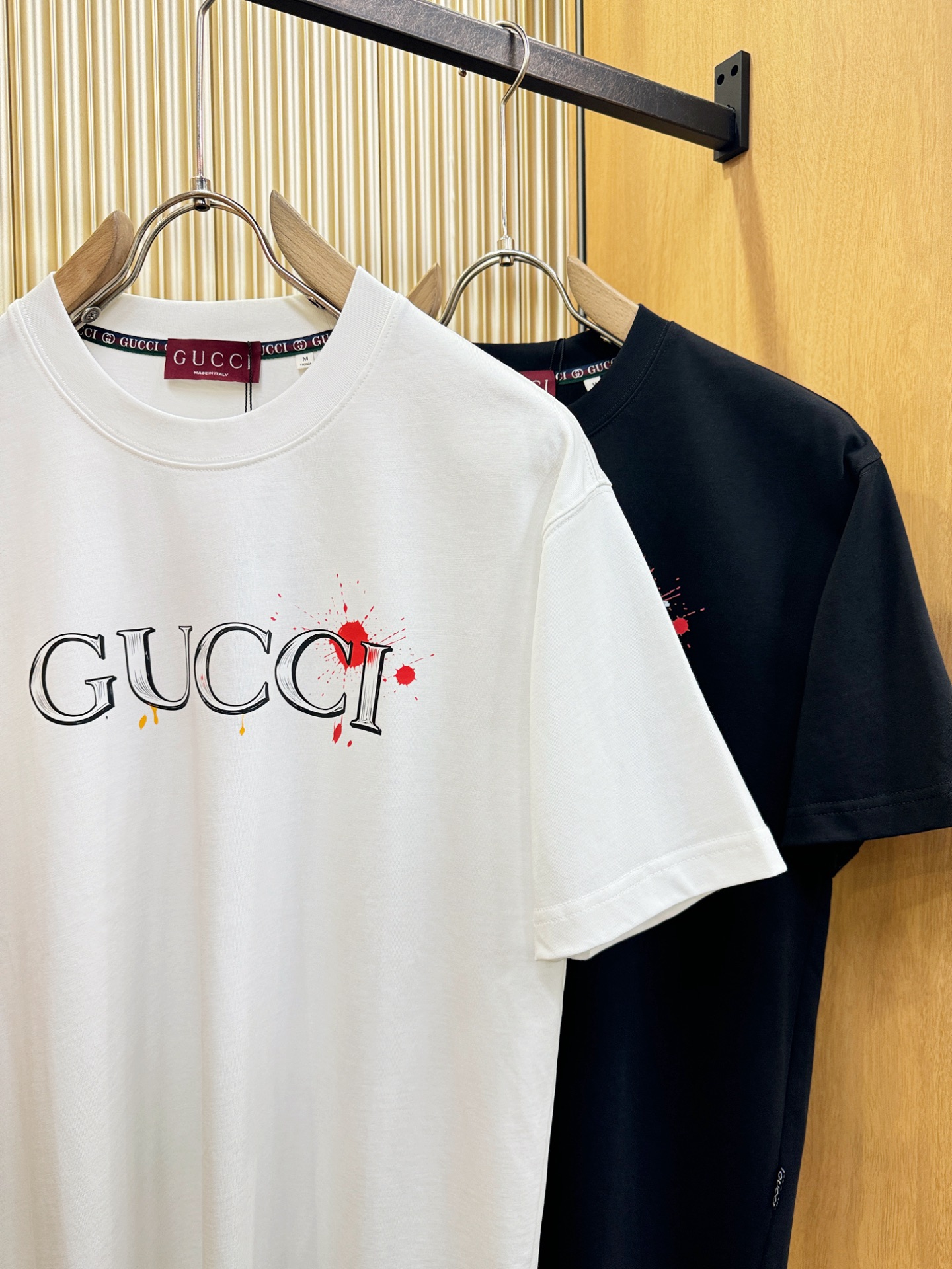 Gucci古奇2026新款短袖T恤！男女同款！走秀图案时尚休闲短袖T恤衫！设计logo设计！极具设计精选客供面料，手感柔