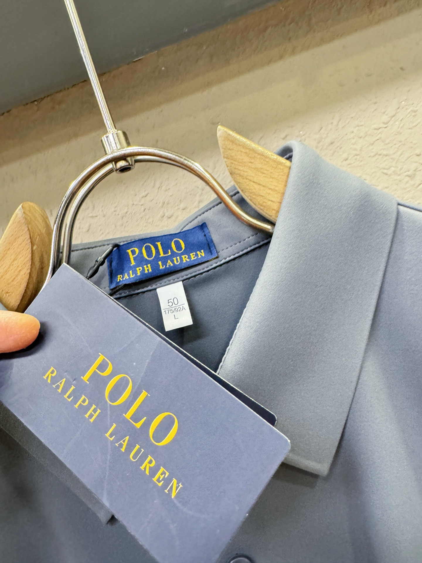 POLO 2026新款衬衣,贸易公司渠道稀出,领先官网发售!经典休闲衬衫搭配独特的设计,简洁干净、经典时髦的版型设计,属 POLO 2026新款衬衣,贸易公司渠道稀出,领先官网发售!经典休闲衬衫搭配独特的设计,简洁干净、经典时髦的版型设计,属