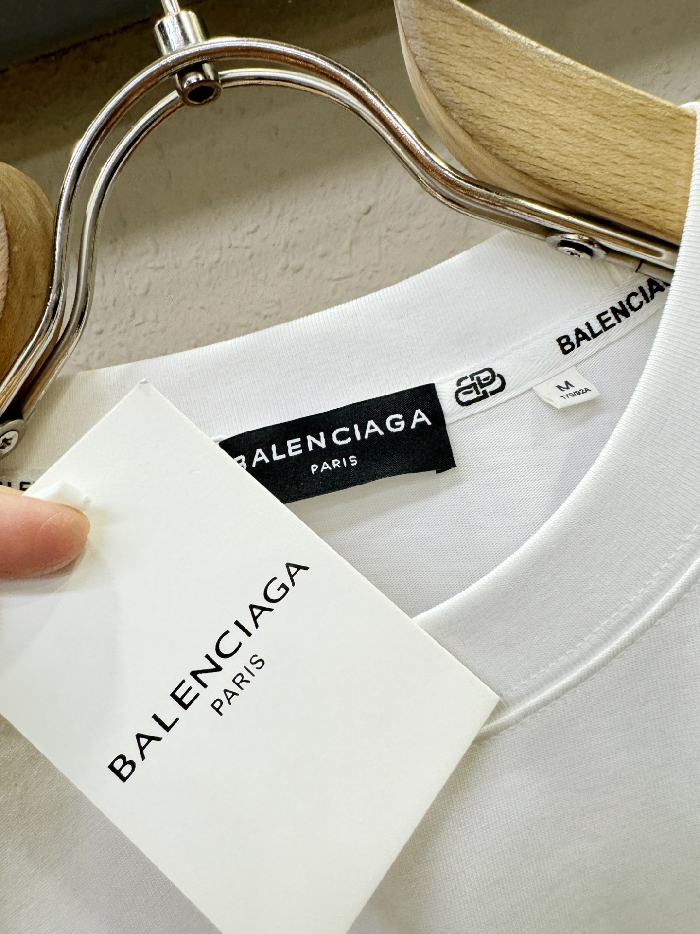 Balenciaga巴黎世家 2026新款短袖T恤！男女同款！走秀图案时尚休闲短袖T恤衫！设计logo设计！极具设计精选
