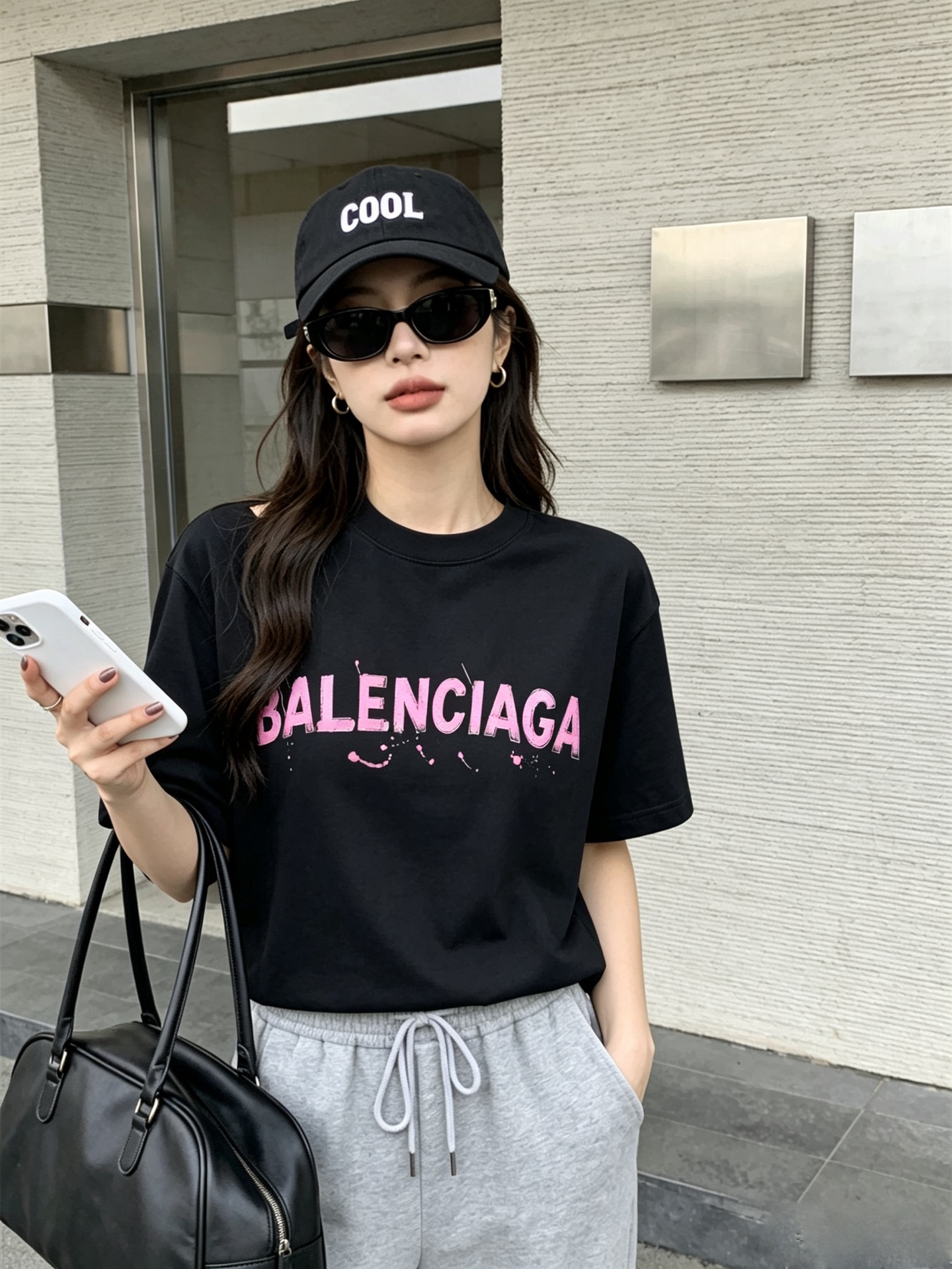 Balenciaga巴黎世家 2026新款短袖T恤！男女同款！走秀图案时尚休闲短袖T恤衫！设计logo设计！极具设计精选