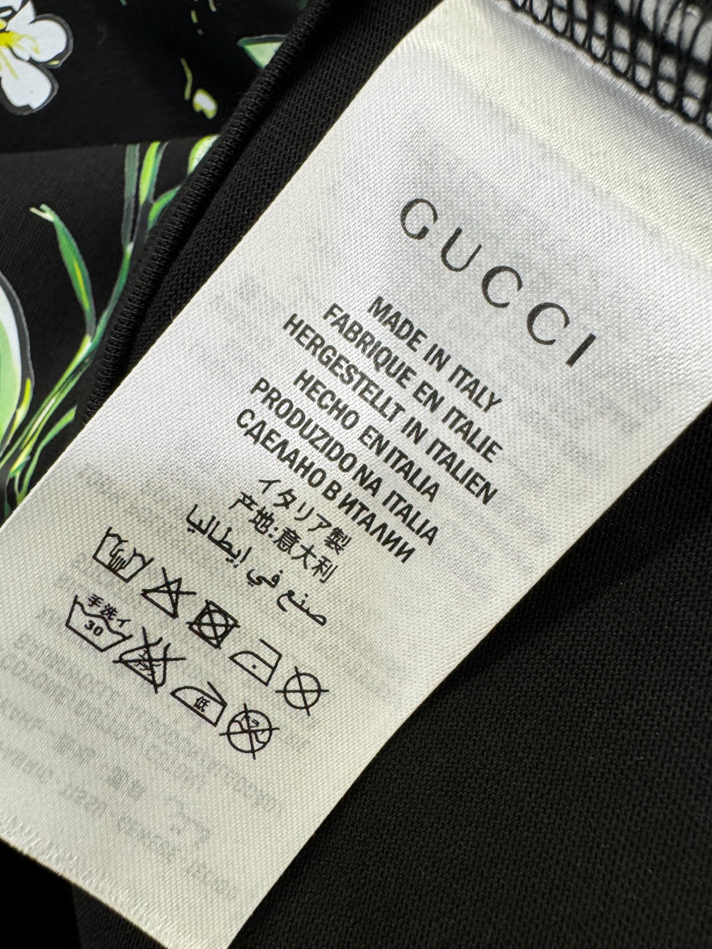Gucci古奇 2026新款短袖T恤！男女同款！走秀图案时尚休闲短袖T恤衫！设计logo设计！极具设计精选客供面料，手感
