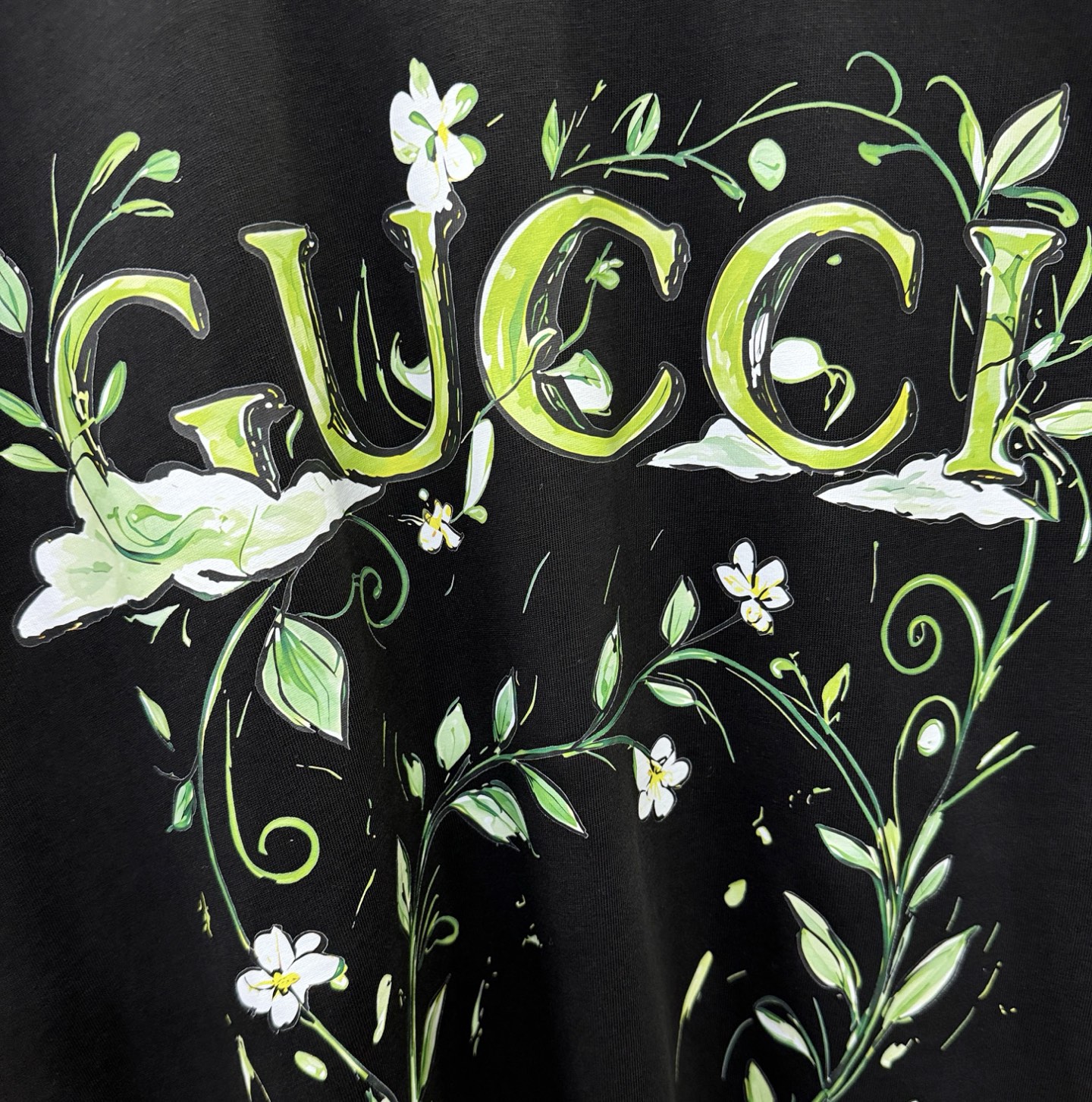 Gucci古奇 2026新款短袖T恤！男女同款！走秀图案时尚休闲短袖T恤衫！设计logo设计！极具设计精选客供面料，手感