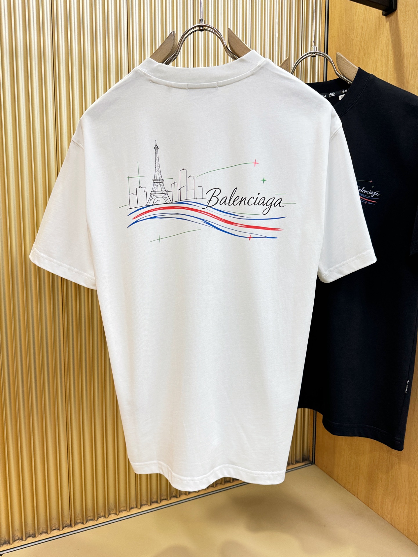 Balenciaga巴黎世家 2026新款短袖T恤！男女同款！走秀图案时尚休闲短袖T恤衫！设计logo设计！极具设计精选