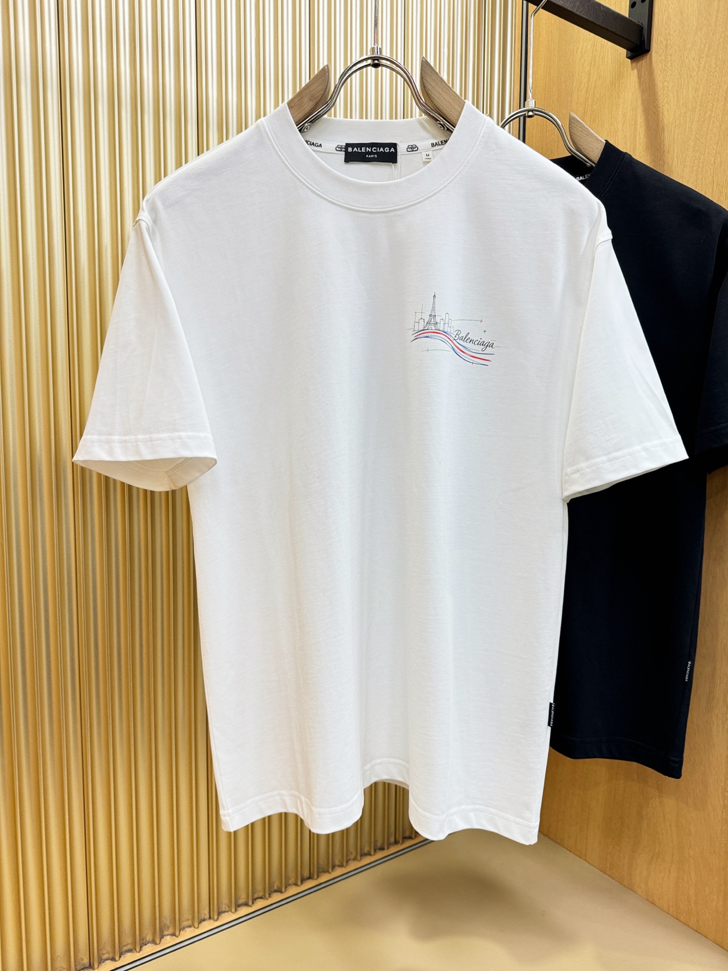 Balenciaga巴黎世家 2026新款短袖T恤！男女同款！走秀图案时尚休闲短袖T恤衫！设计logo设计！极具设计精选