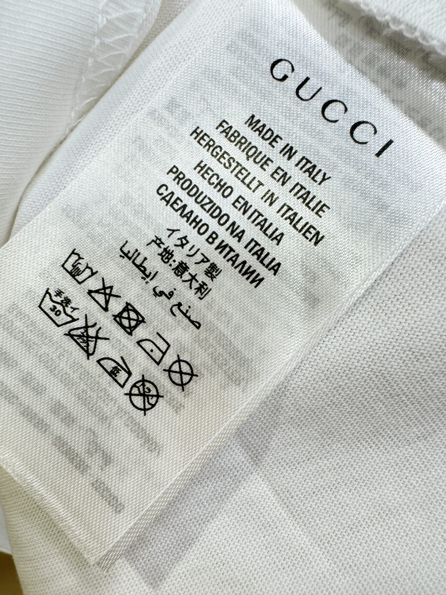 Gucci古奇2026新款短袖T恤！男女同款！走秀图案时尚休闲短袖T恤衫！设计logo设计！极具设计精选客供面料，手感柔