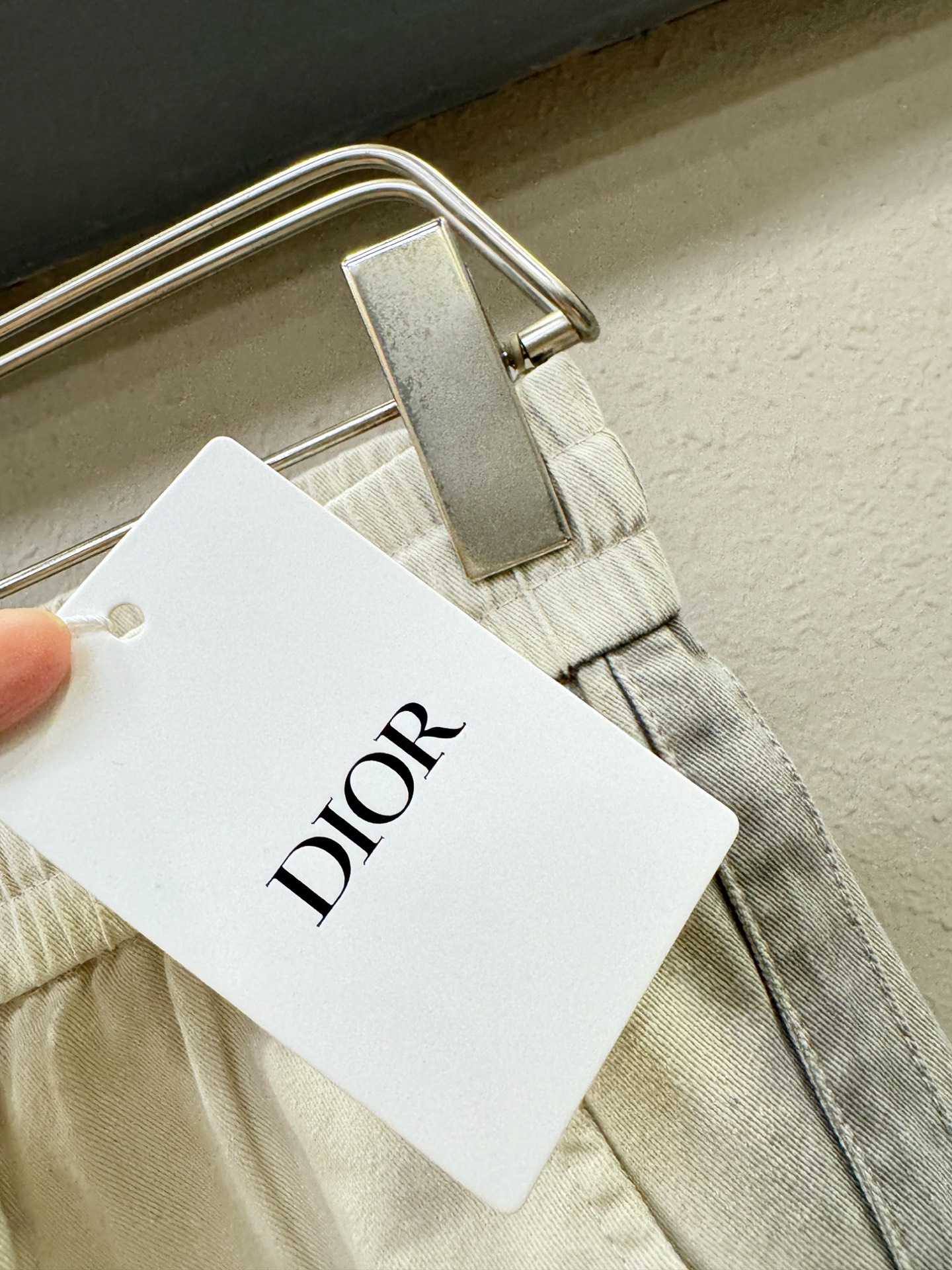Dior迪奥 休闲裤，精选面料，柔软舒适有质感，原版五金配件，非常炫酷，细节处理精致，上身效果超级无敌赞，潮流百搭。尚选