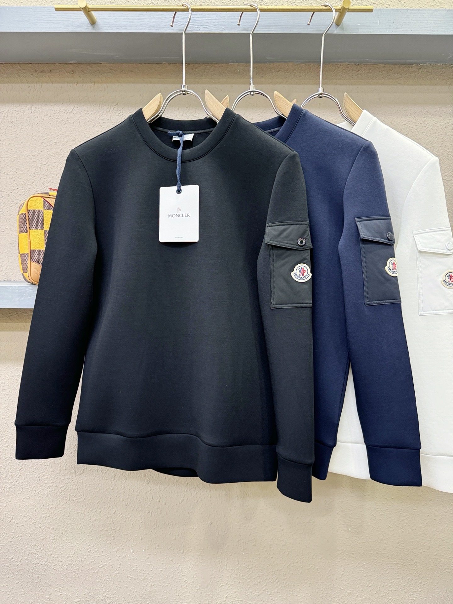 Moncler蒙口 2026新品 专柜同步新款卫衣，经典Logo设计，三标齐全，百搭款 官网同步发售 柔软细腻 亲肤感极