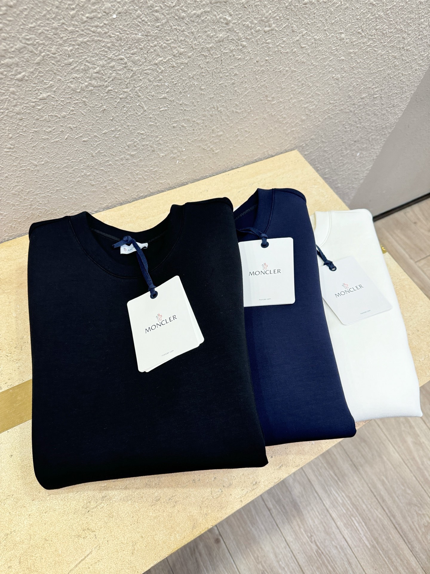 Moncler蒙口 2026新品 专柜同步新款卫衣，经典Logo设计，三标齐全，百搭款 官网同步发售 柔软细腻 亲肤感极