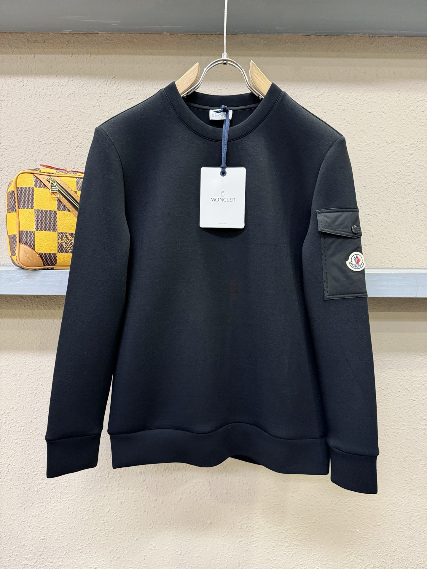 Moncler蒙口 2026新品 专柜同步新款卫衣，经典Logo设计，三标齐全，百搭款 官网同步发售 柔软细腻 亲肤感极
