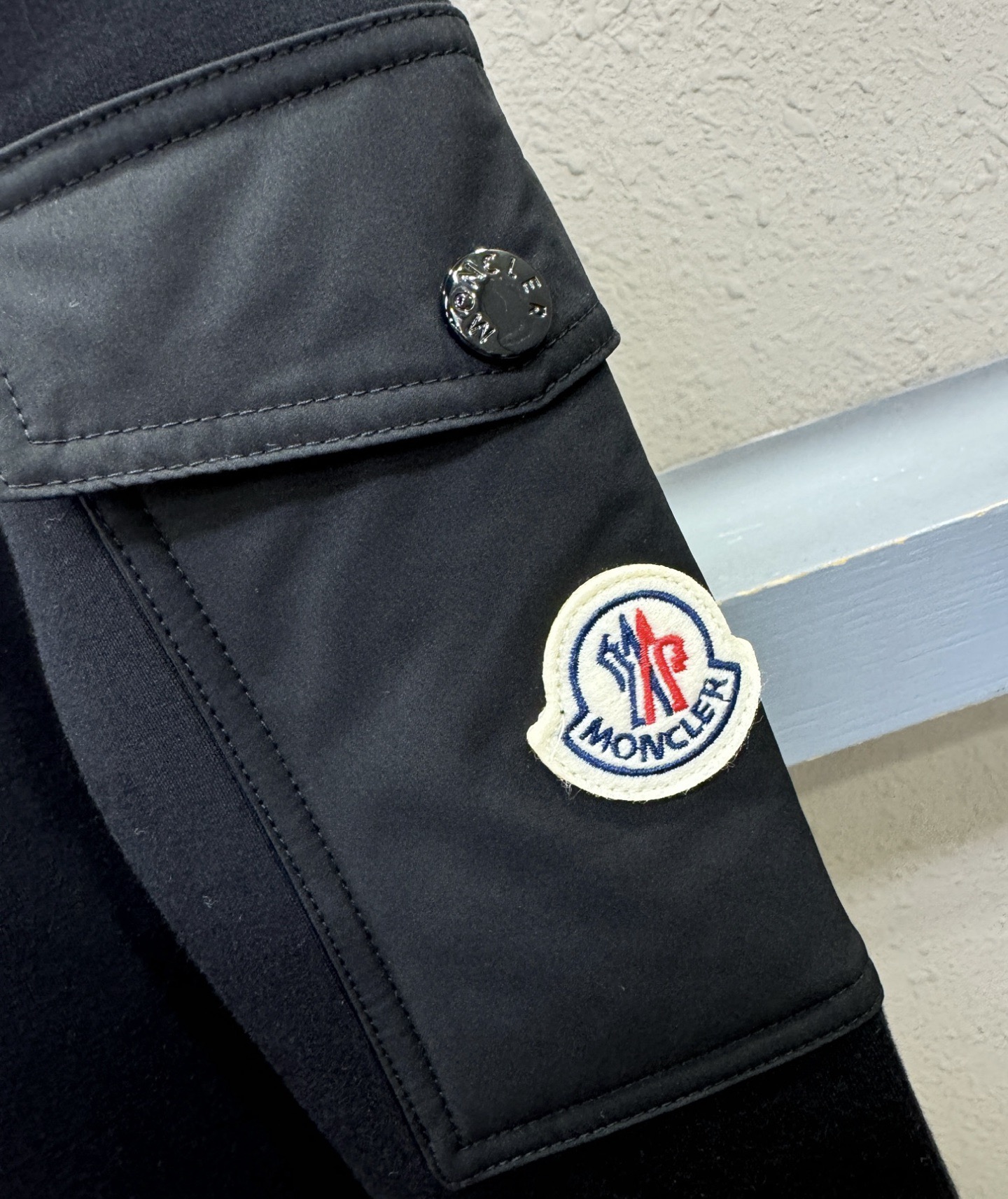Moncler蒙口 2026新品 专柜同步新款卫衣，经典Logo设计，三标齐全，百搭款 官网同步发售 柔软细腻 亲肤感极