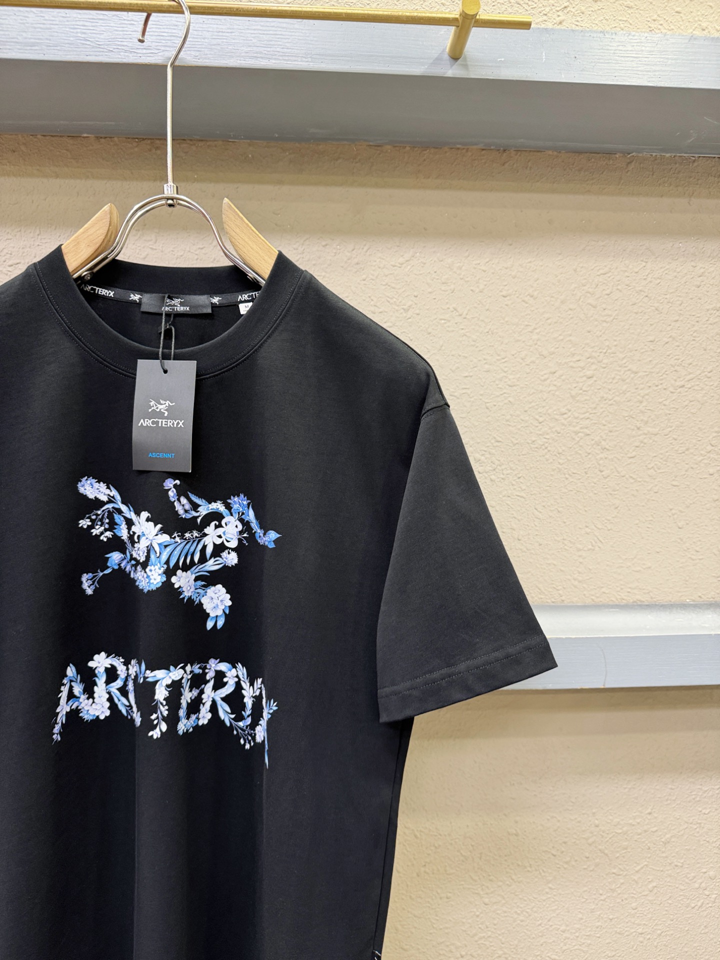 ARC‘TERYX/始祖鸟 2026新款短袖T恤！男女同款！走秀图案时尚休闲短袖T恤衫！设计logo设计！极具设计精选客