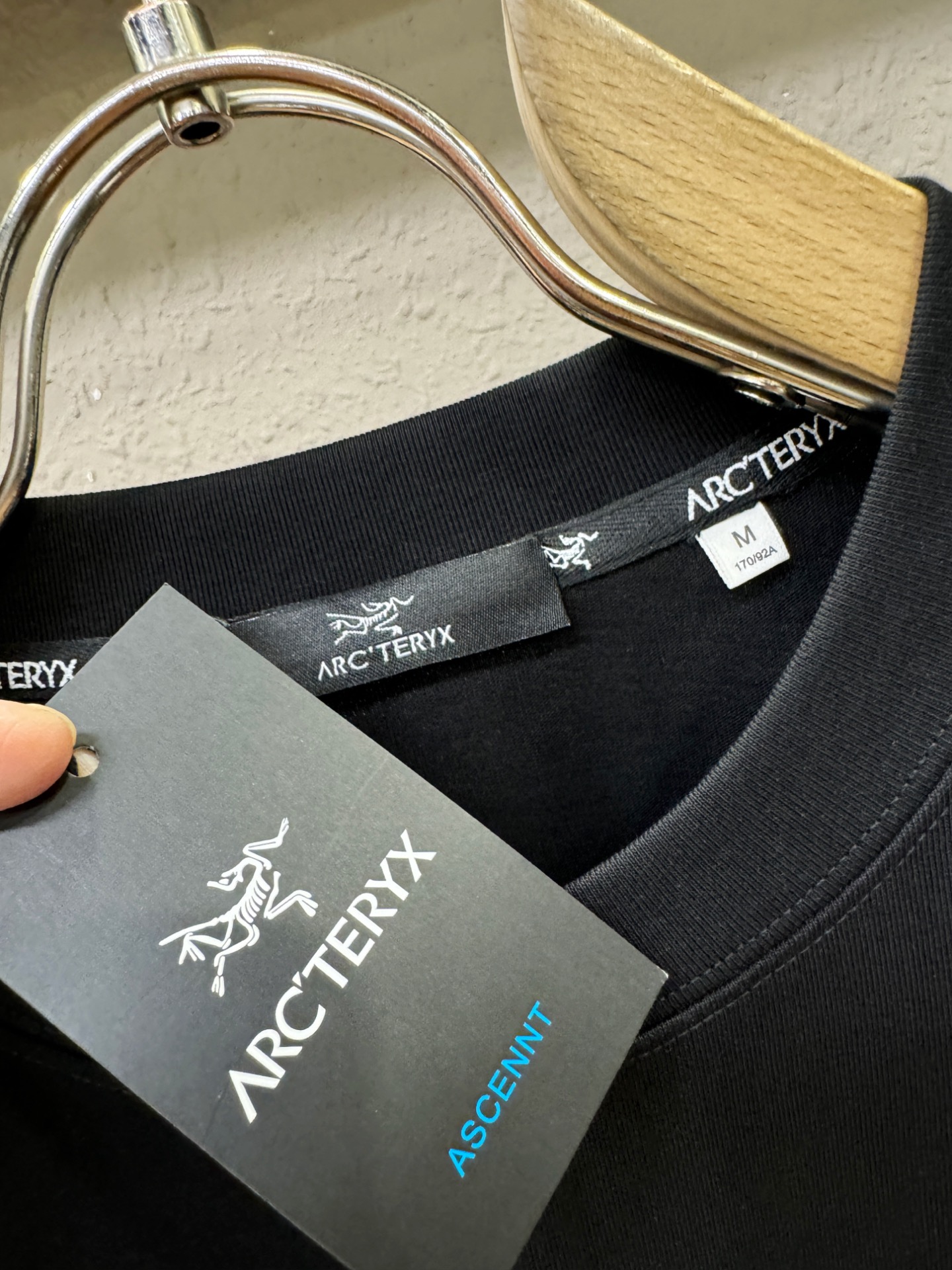 ARC‘TERYX/始祖鸟 2026新款短袖T恤！男女同款！走秀图案时尚休闲短袖T恤衫！设计logo设计！极具设计精选客