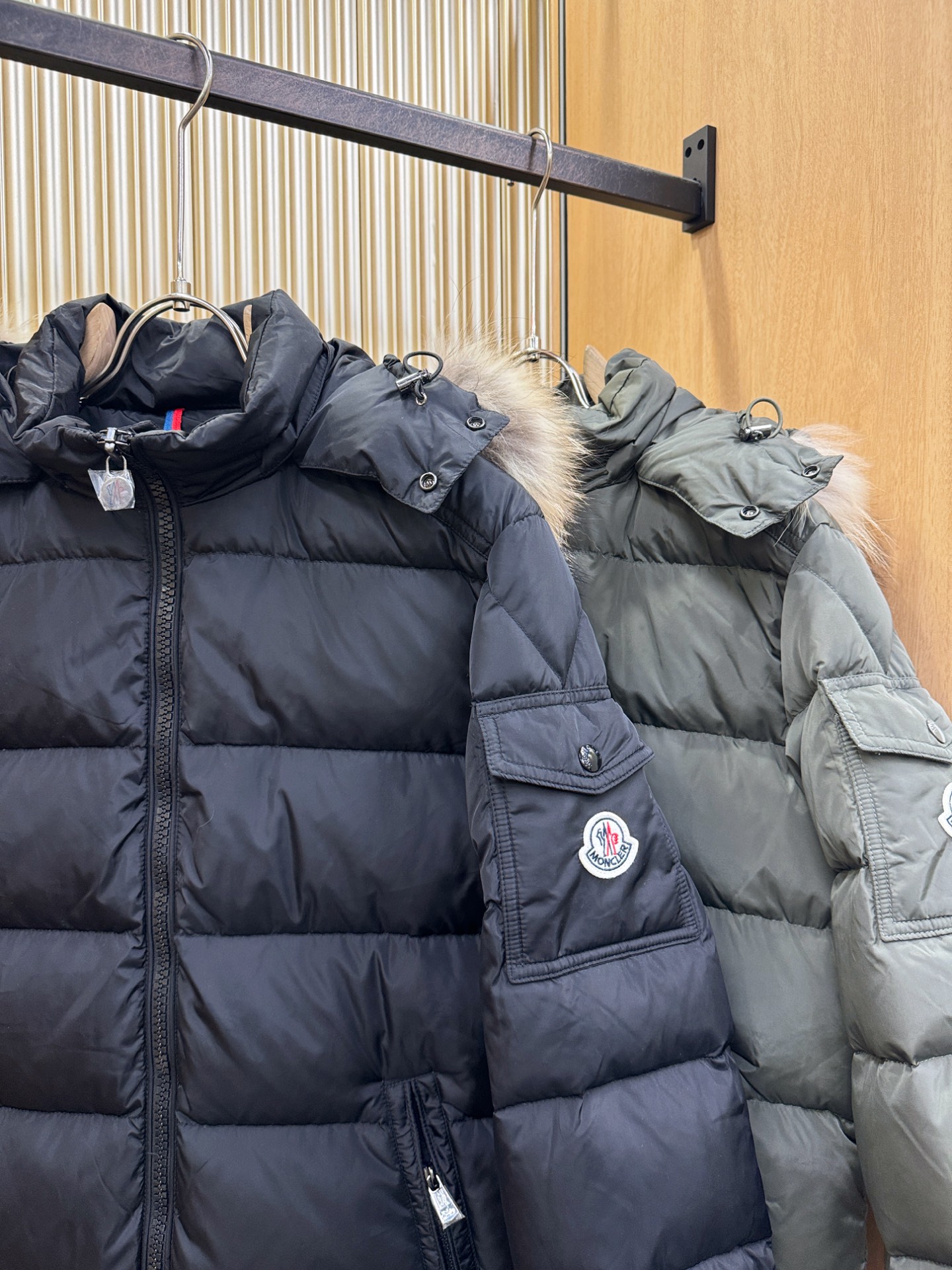 Moncler蒙口 2026新款羽绒服秀场新品，品相非常完美，专柜高科技防水面料，内里90%白鹅绒填充，舒适保暖，色泽饱