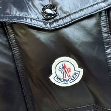 Moncler蒙口 2026新款羽绒服秀场新品,品相非常完美,专柜高科技防水面料,内里90%白鹅绒填充,舒适保暖,色泽饱 Moncler蒙口 2026新款羽绒服秀场新品,品相非常完美,专柜高科技防水面料,内里90%白鹅绒填充,舒适保暖,色泽饱