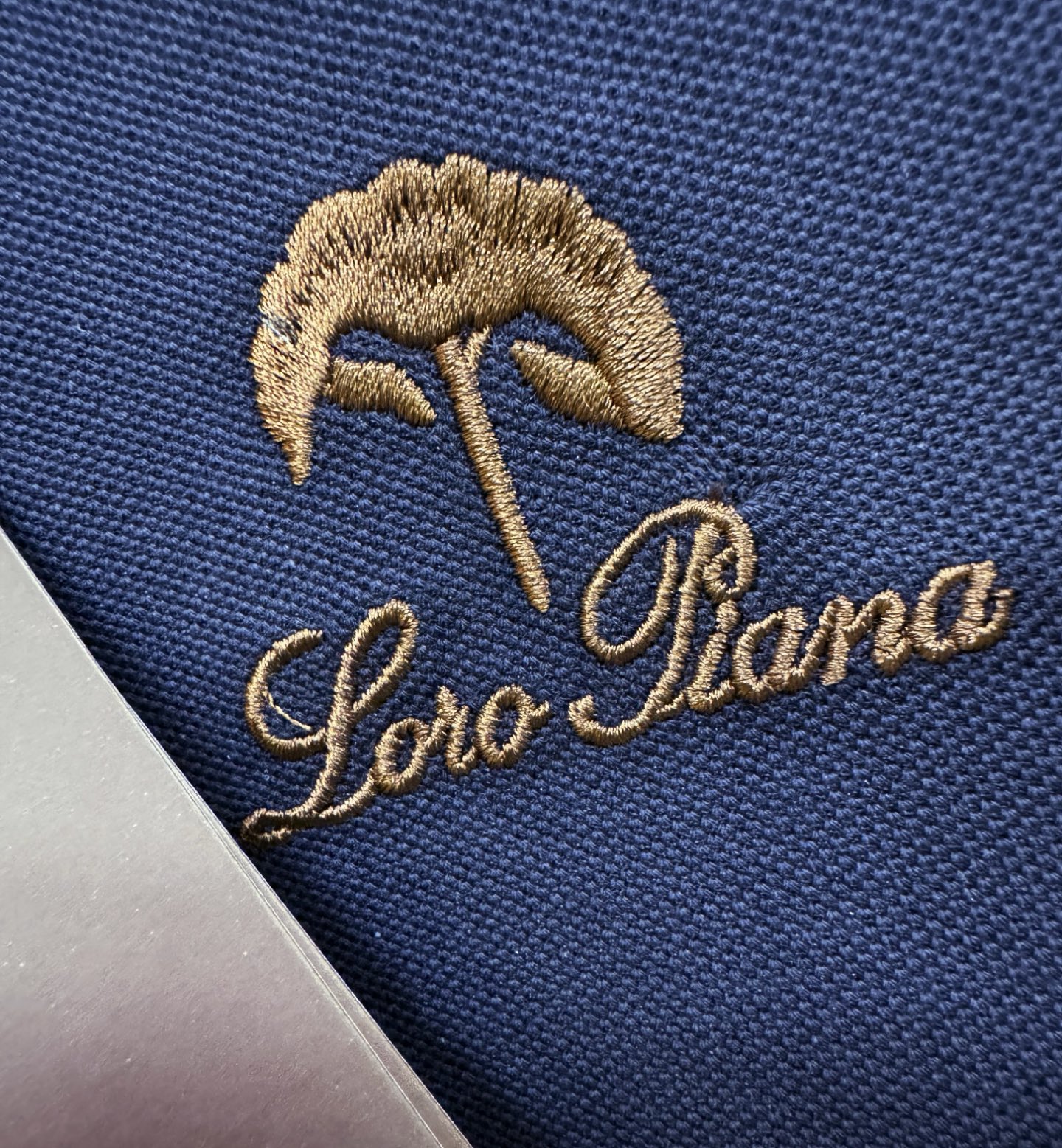 Loro Piana诺悠翩雅 2026秋季新品，官网同步 经典大气百搭Polo领长袖T恤，顶级原版面料，质感细腻 超柔软
