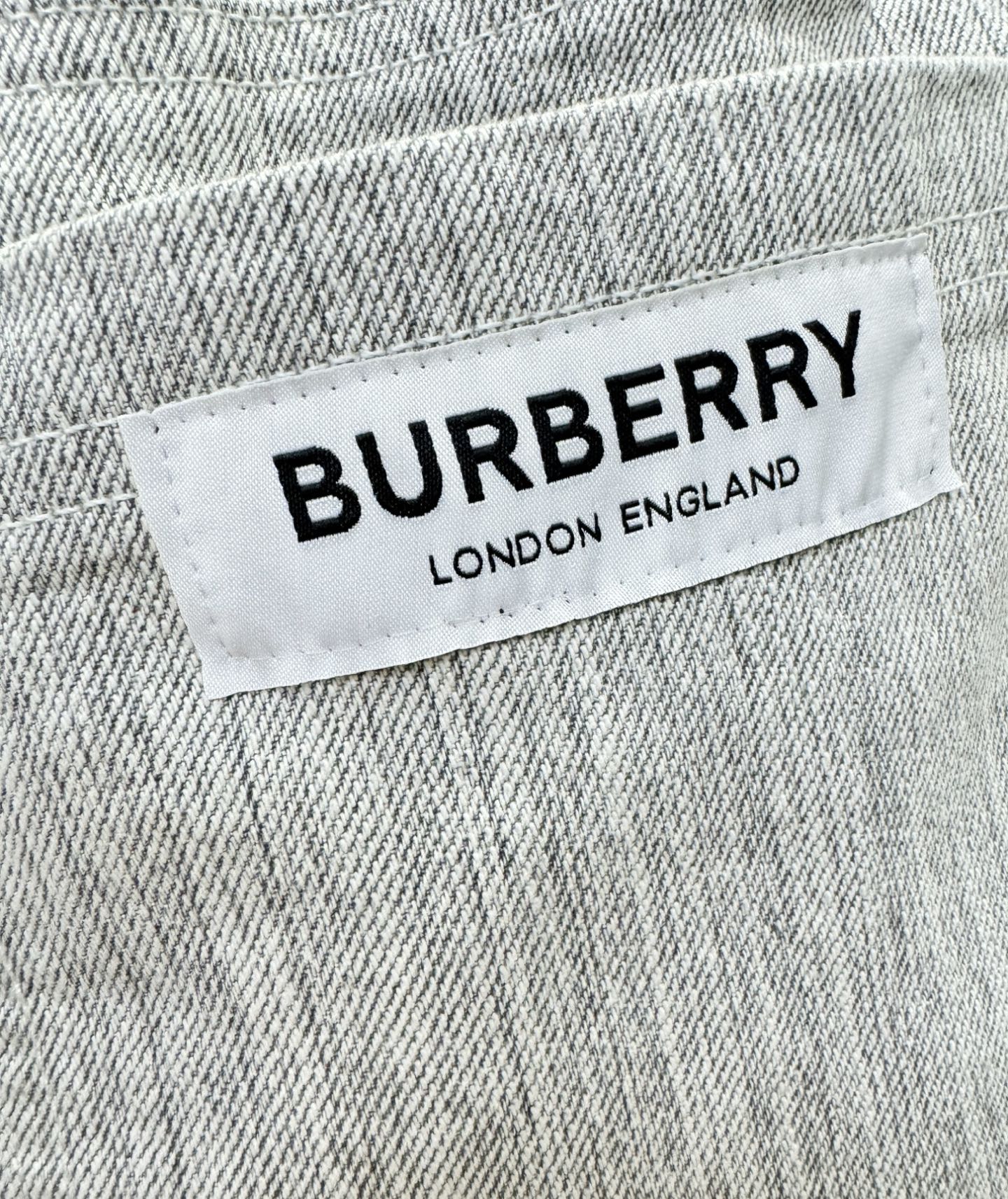 BURBERRY巴宝莉  休闲裤，精选面料，柔软舒适有质感，原版五金配件，非常炫酷，细节处理精致，上身效果超级无敌赞，潮