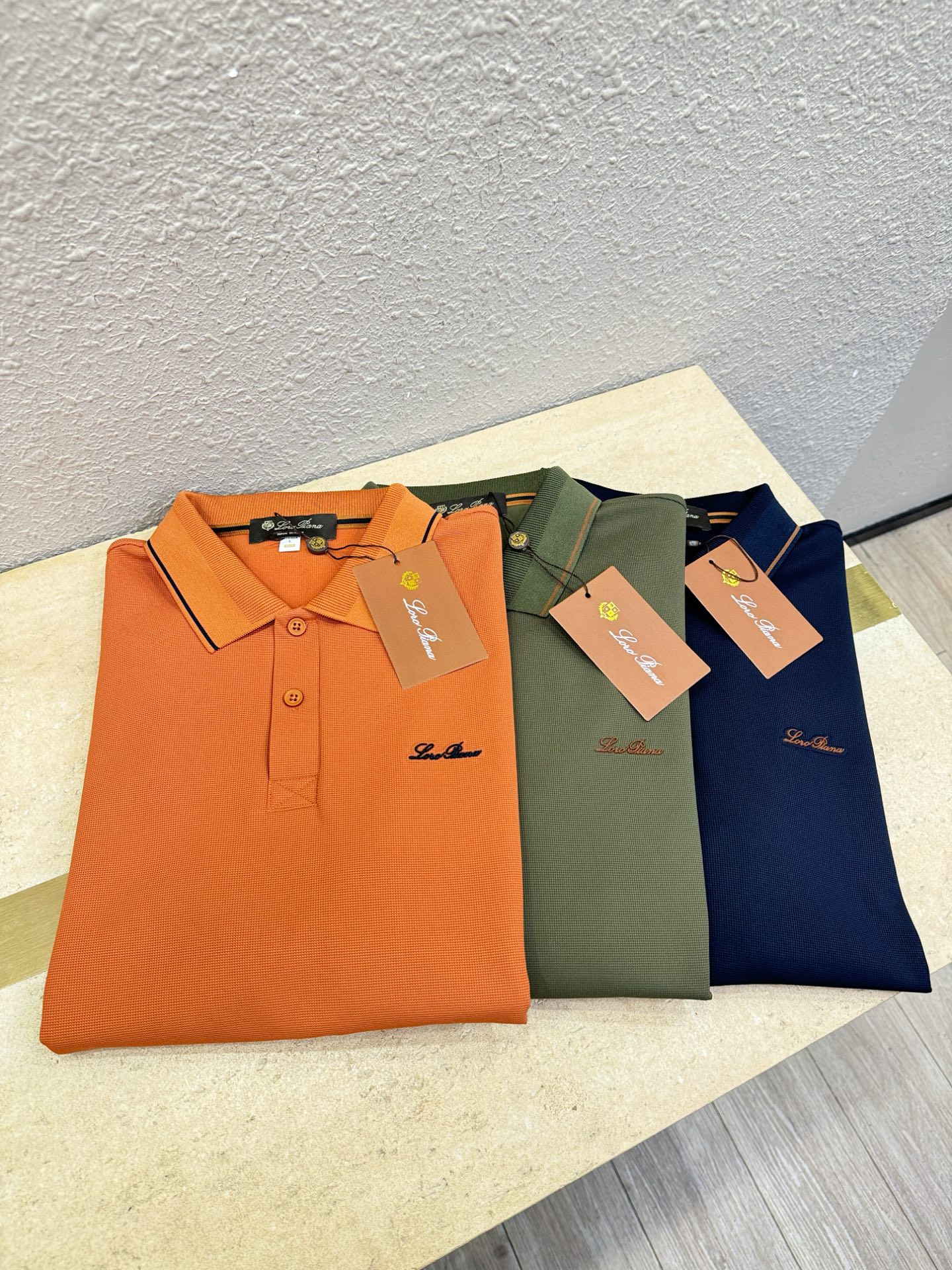 Loro Piana诺悠翩雅 专柜新品，原版牛仔裤 原版重工打造，品牌经典LOGO设计，三标齐全！原版五金辅料。专柜定制