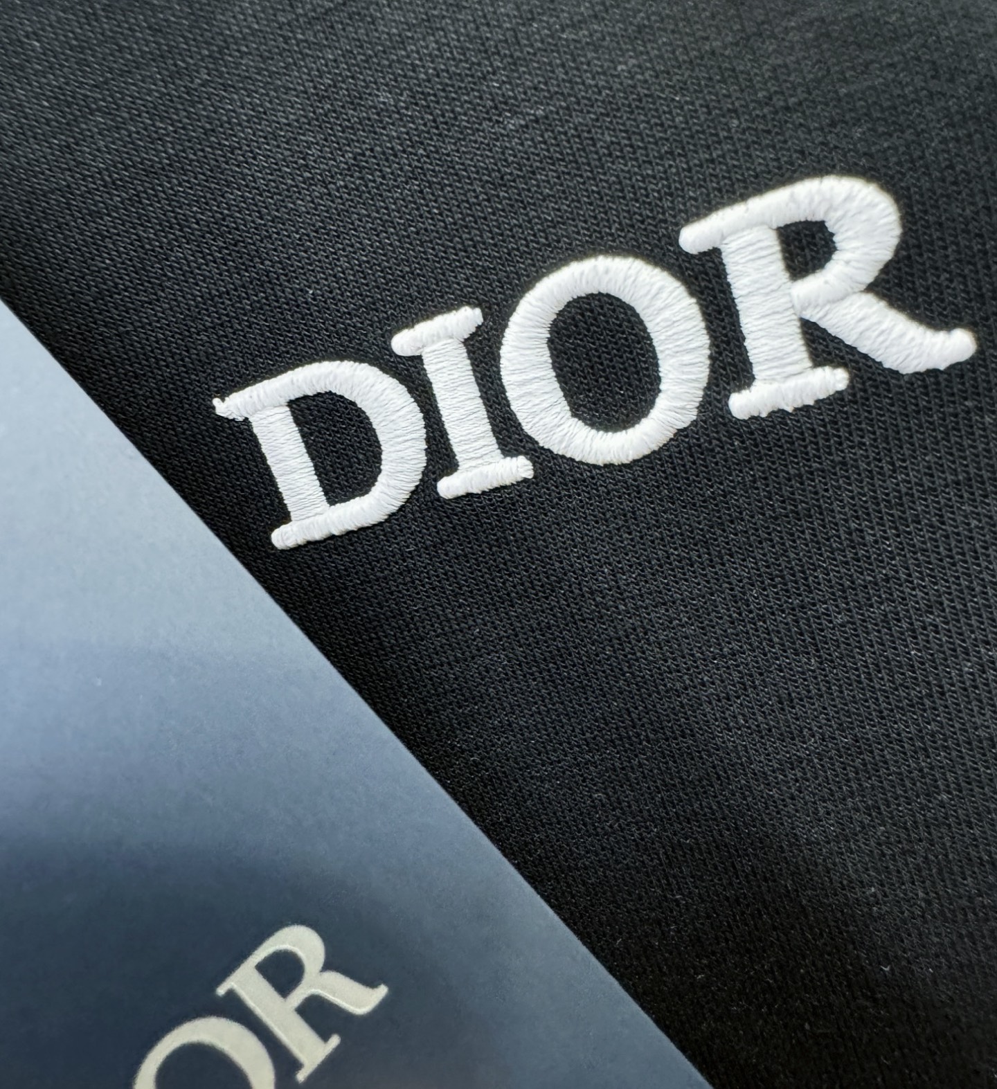 Dior迪奥 2026新品 专柜同步新款连帽卫衣，经典Logo设计，三标齐全，百搭款 官网同步发售 柔软细腻 亲肤感极高