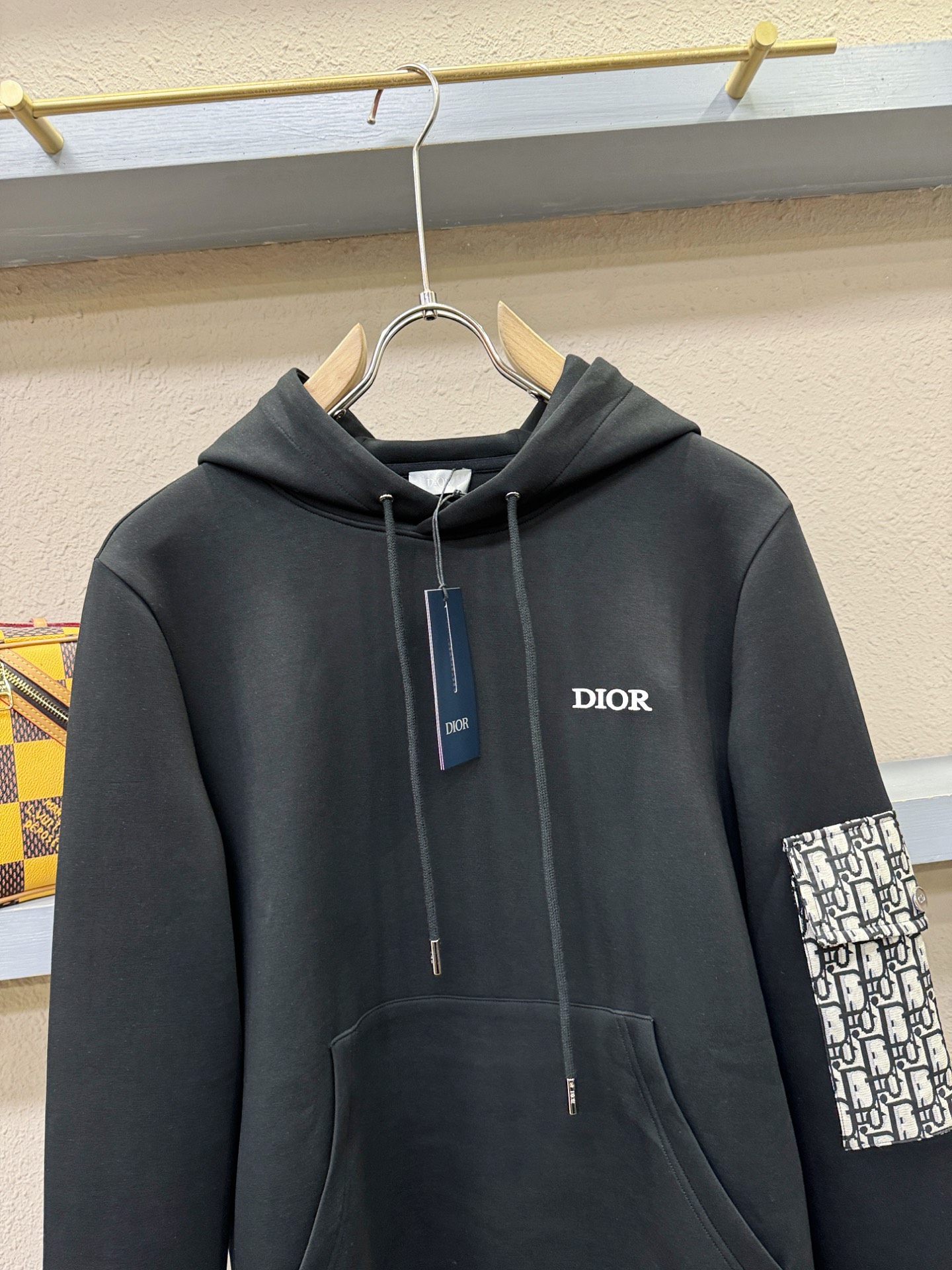 Dior迪奥 2026新品 专柜同步新款连帽卫衣，经典Logo设计，三标齐全，百搭款 官网同步发售 柔软细腻 亲肤感极高