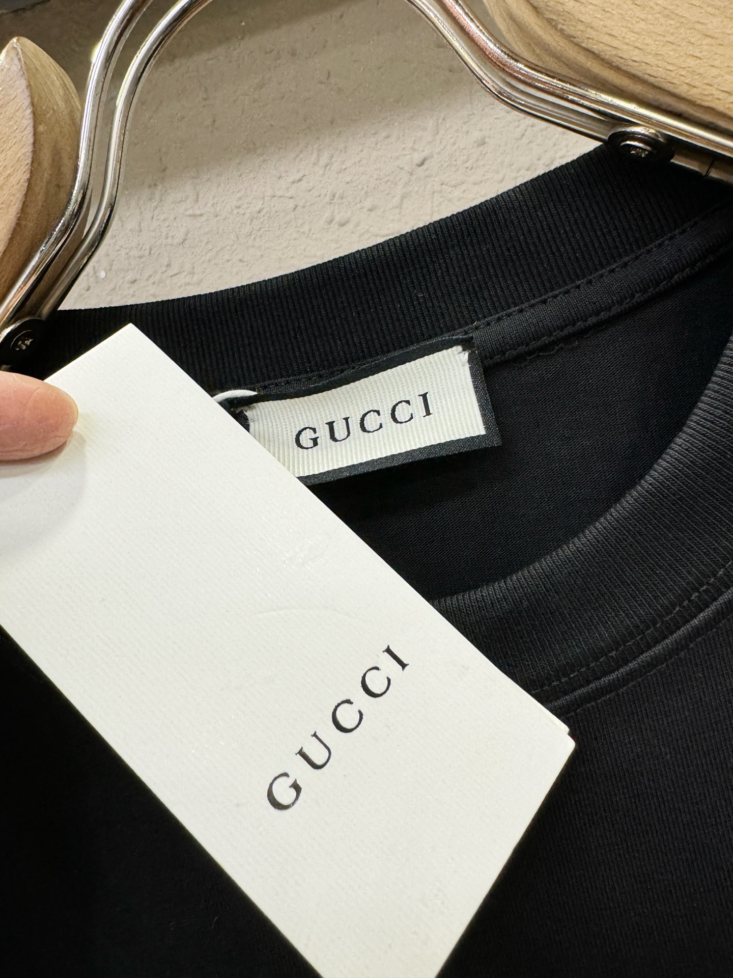 Gucci古奇 2026新款短袖T恤！男女同款！走秀图案时尚休闲短袖T恤衫！设计logo设计！极具设计精选客供面料，手感