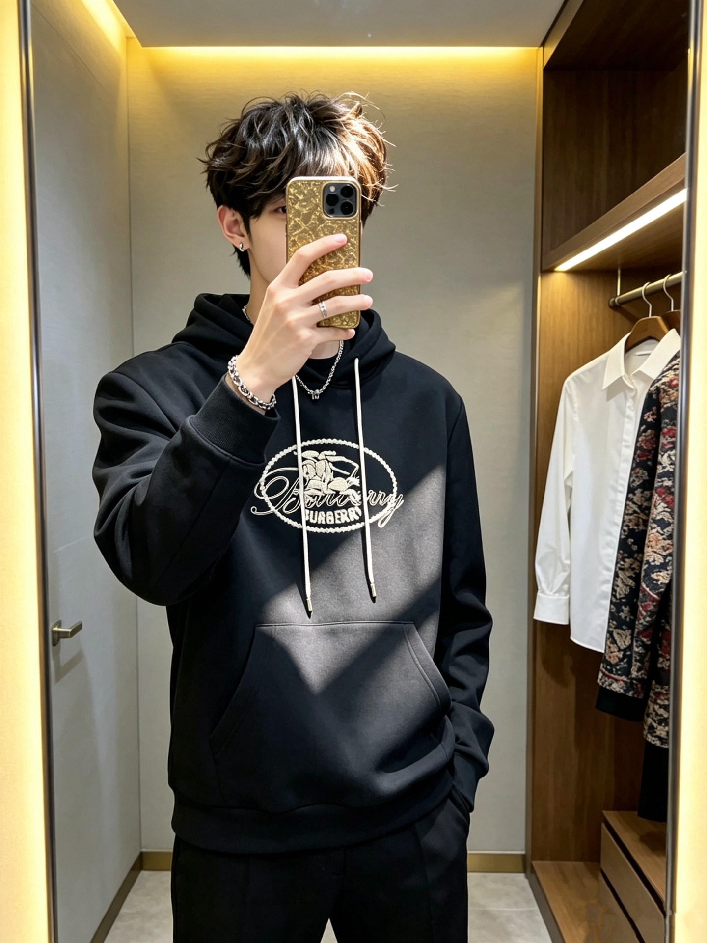 BURBERRY巴宝莉 2026新品 专柜同步新款连帽卫衣,经典Logo设计,三标齐全,百搭款 官网同步发售 柔软细腻 BURBERRY巴宝莉 2026新品 专柜同步新款连帽卫衣,经典Logo设计,三标齐全,百搭款 官网同步发售 柔软细腻
