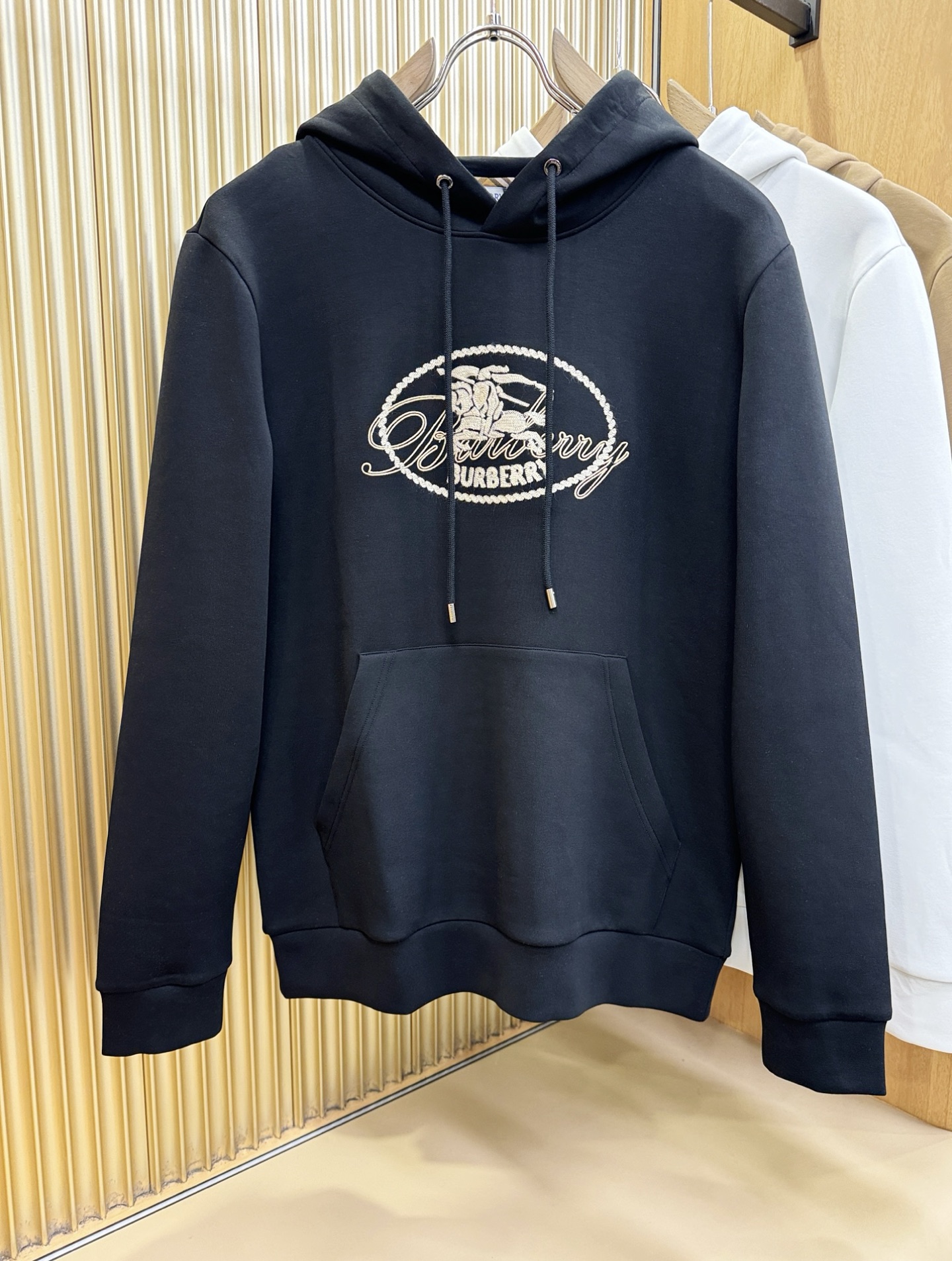 BURBERRY巴宝莉 2026新品 专柜同步新款连帽卫衣，经典Logo设计，三标齐全，百搭款 官网同步发售 柔软细腻 