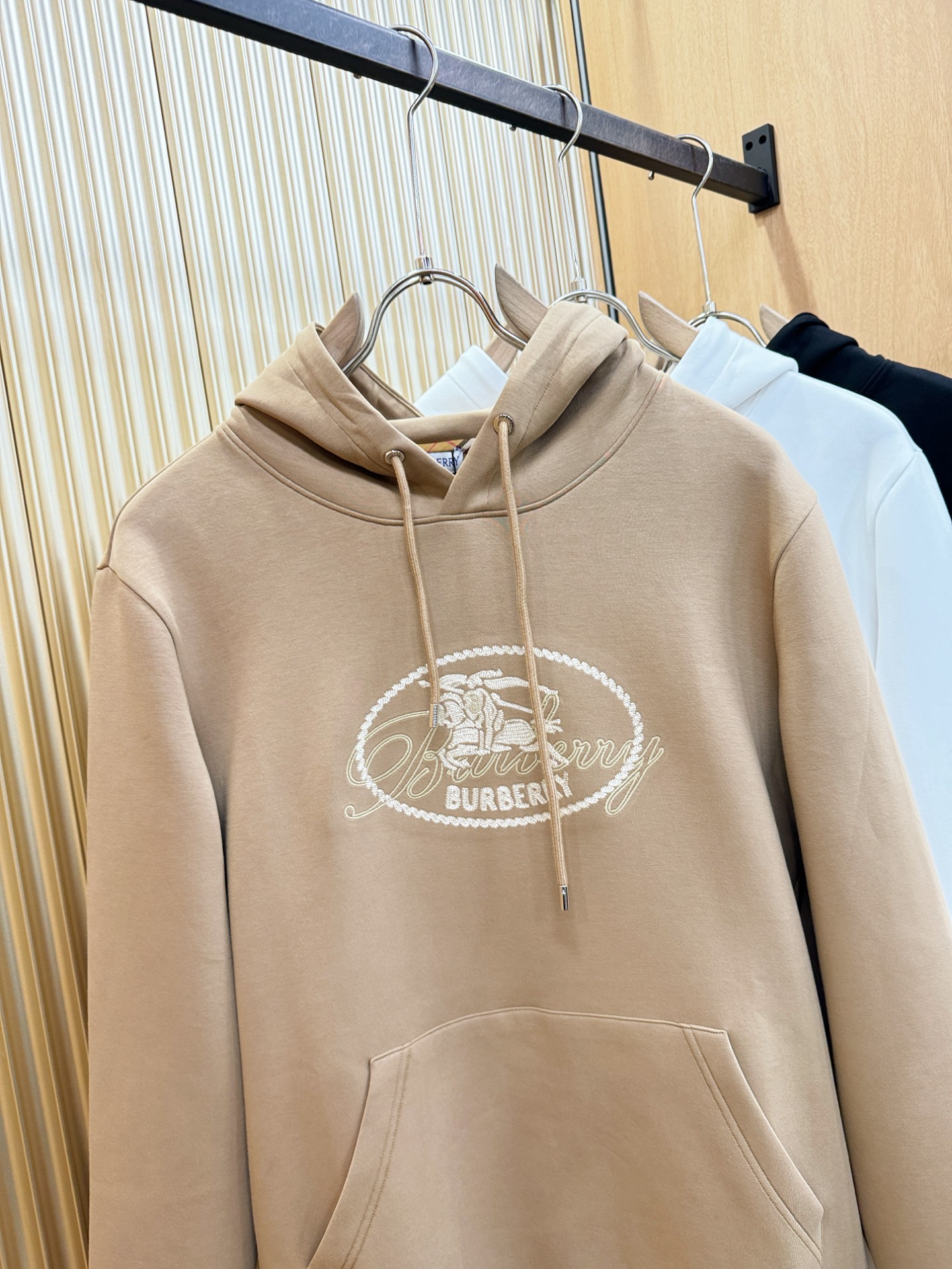 BURBERRY巴宝莉 2026新品 专柜同步新款连帽卫衣，经典Logo设计，三标齐全，百搭款 官网同步发售 柔软细腻 