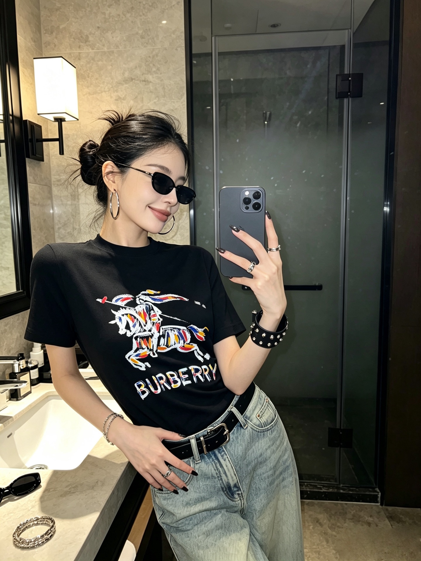 BURBERRY巴宝莉 2026新款短袖T恤！男女同款！走秀图案时尚休闲短袖T恤衫！设计logo设计！极具设计精选客供面