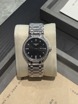 Longines DolceVita Moonphase 34mm detail 2