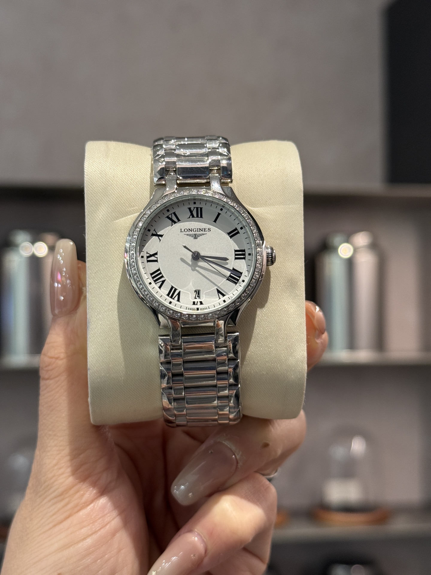 Longines PrimaLuna 34mm detail 2