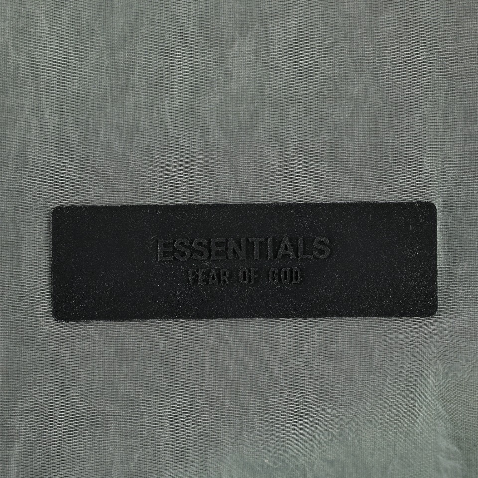 FOG FEAR OF GOD顶级独家版本FOG ESSENTIAS 新款机能金属尼龙梭织落肩短袖