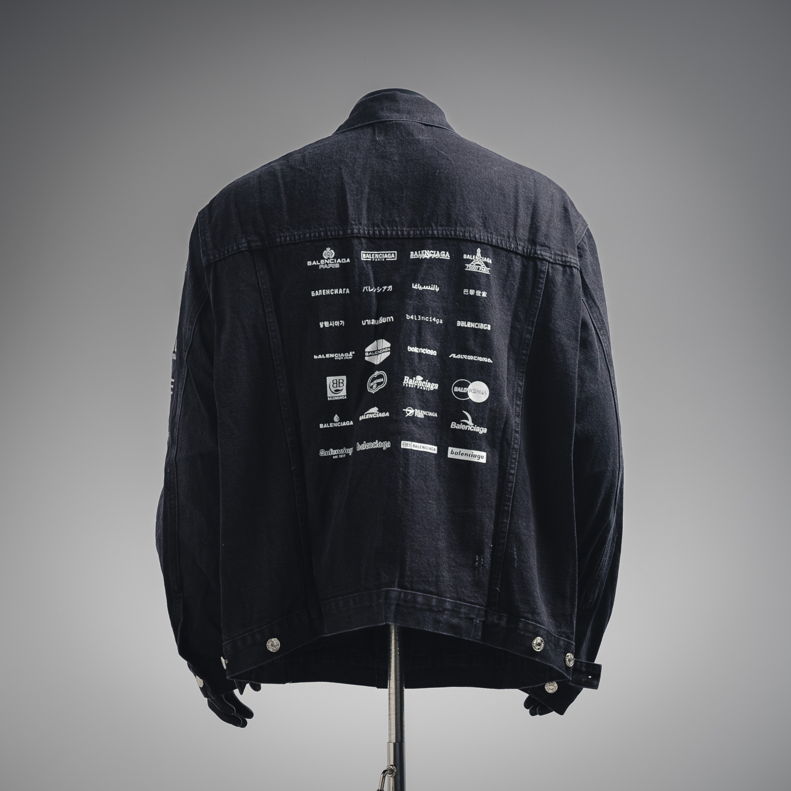 巴黎世家balenciaga后背满logo印字母牛仔夹克外套