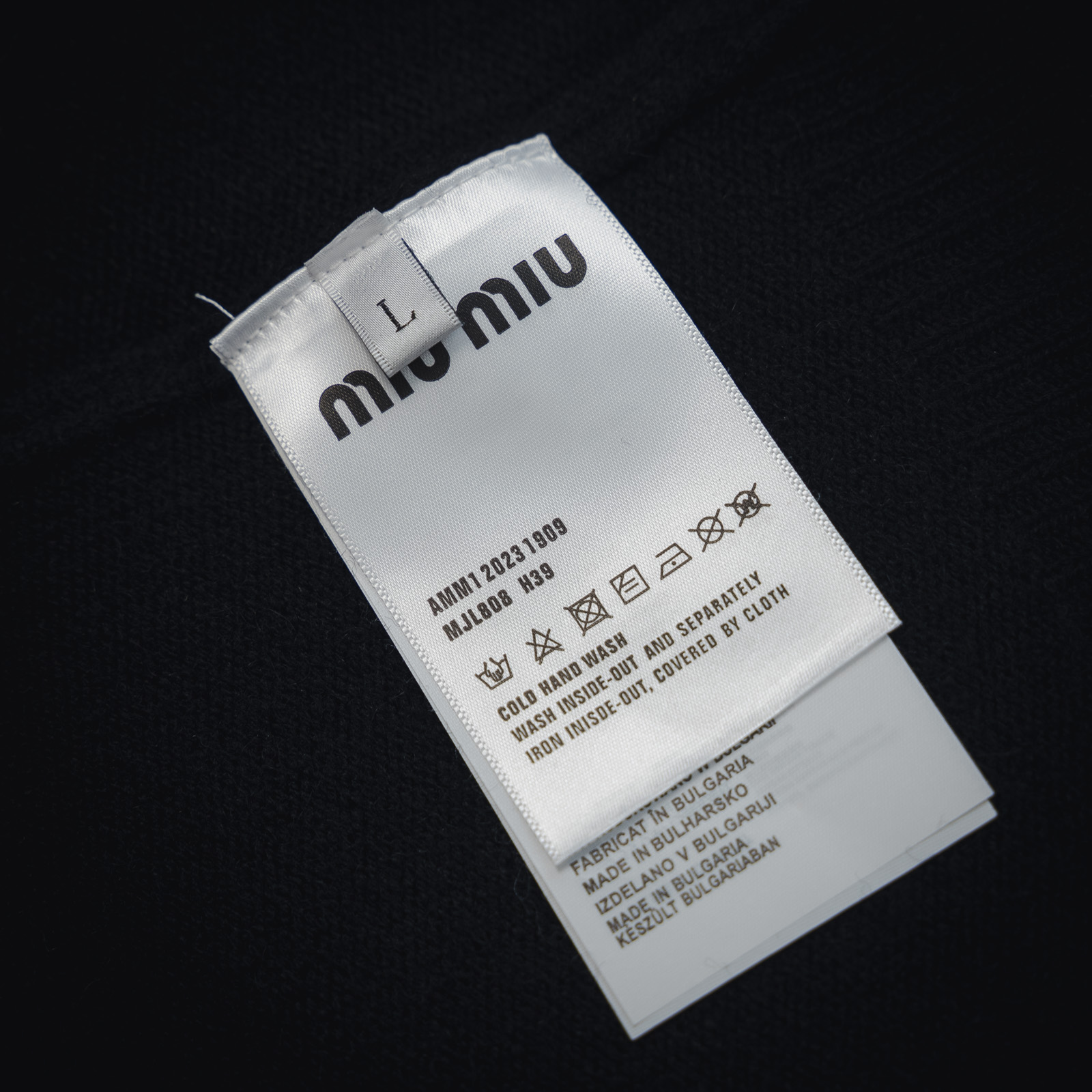 Miu Miu/缪缪24Fw Miu字母提花长袖圆领毛衣-莆田鞋,莆田鞋货源,高仿鞋,高仿鞋货源,安福档口,莆田高仿鞋,莆田鞋批发,高仿鞋批发,莆田高仿运动鞋,高仿运动鞋,莆田运动鞋 Miu Miu/缪缪24Fw Miu字母提花长袖圆领毛衣